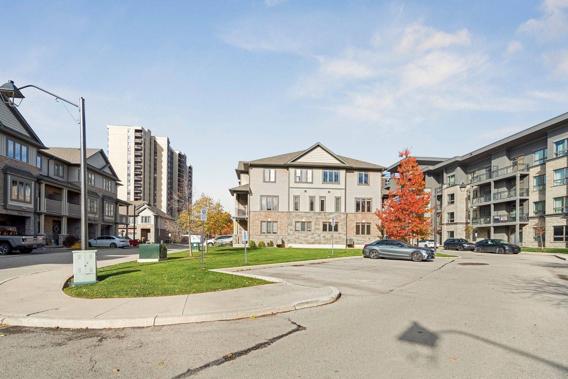 Hamilton, ON L8E 0J3,18 Lakefront DR