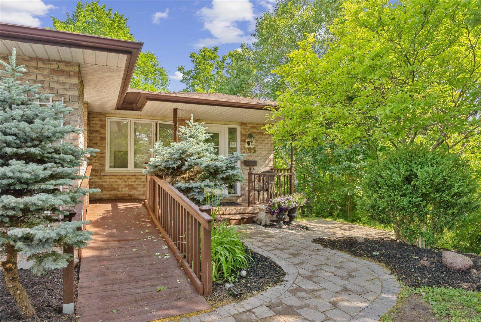 Scugog, ON L9L 1W1,395 Cochrane CT