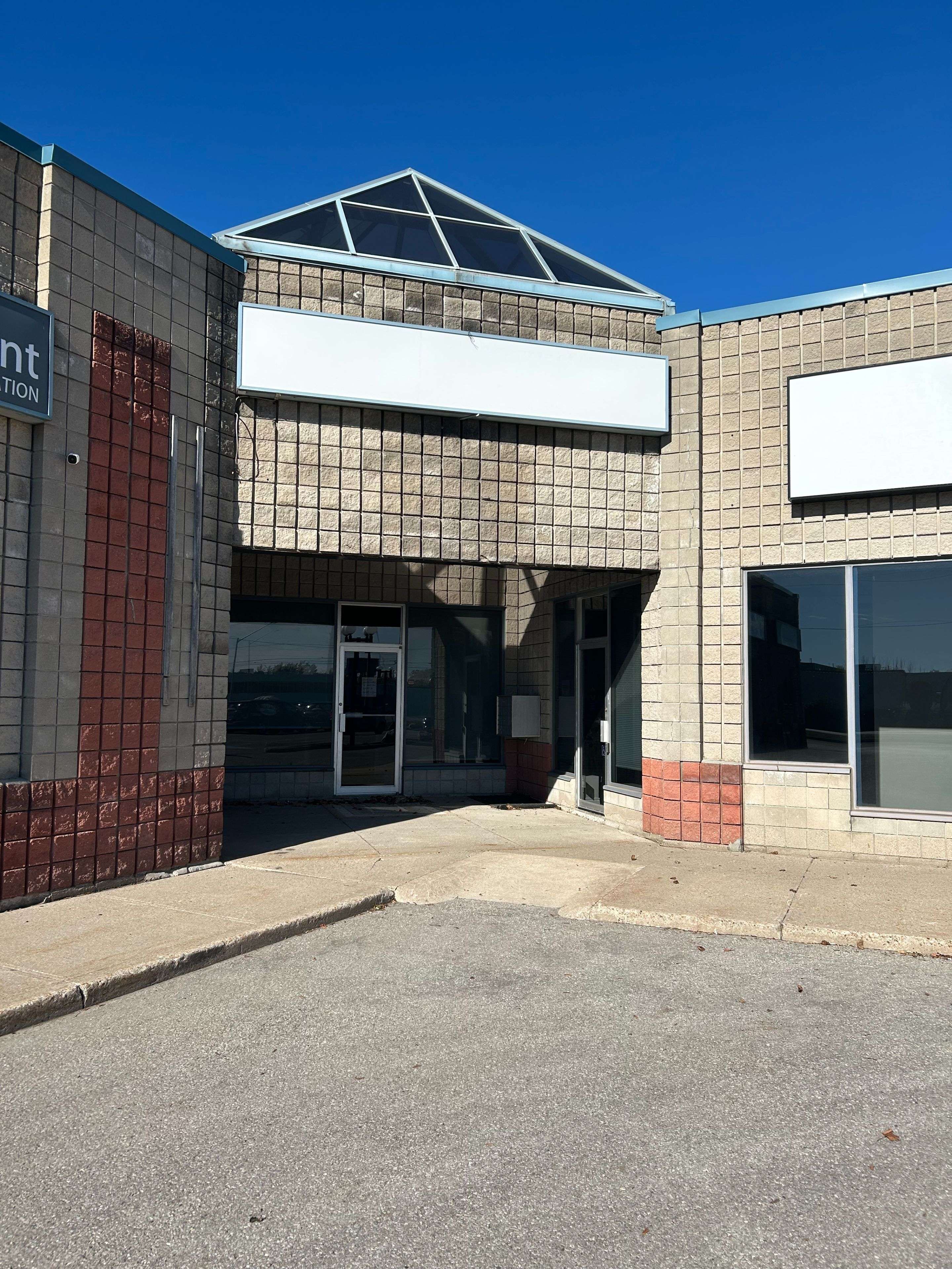 Barrie, ON L4N 4Y8,250 BAYVIEW DR #7