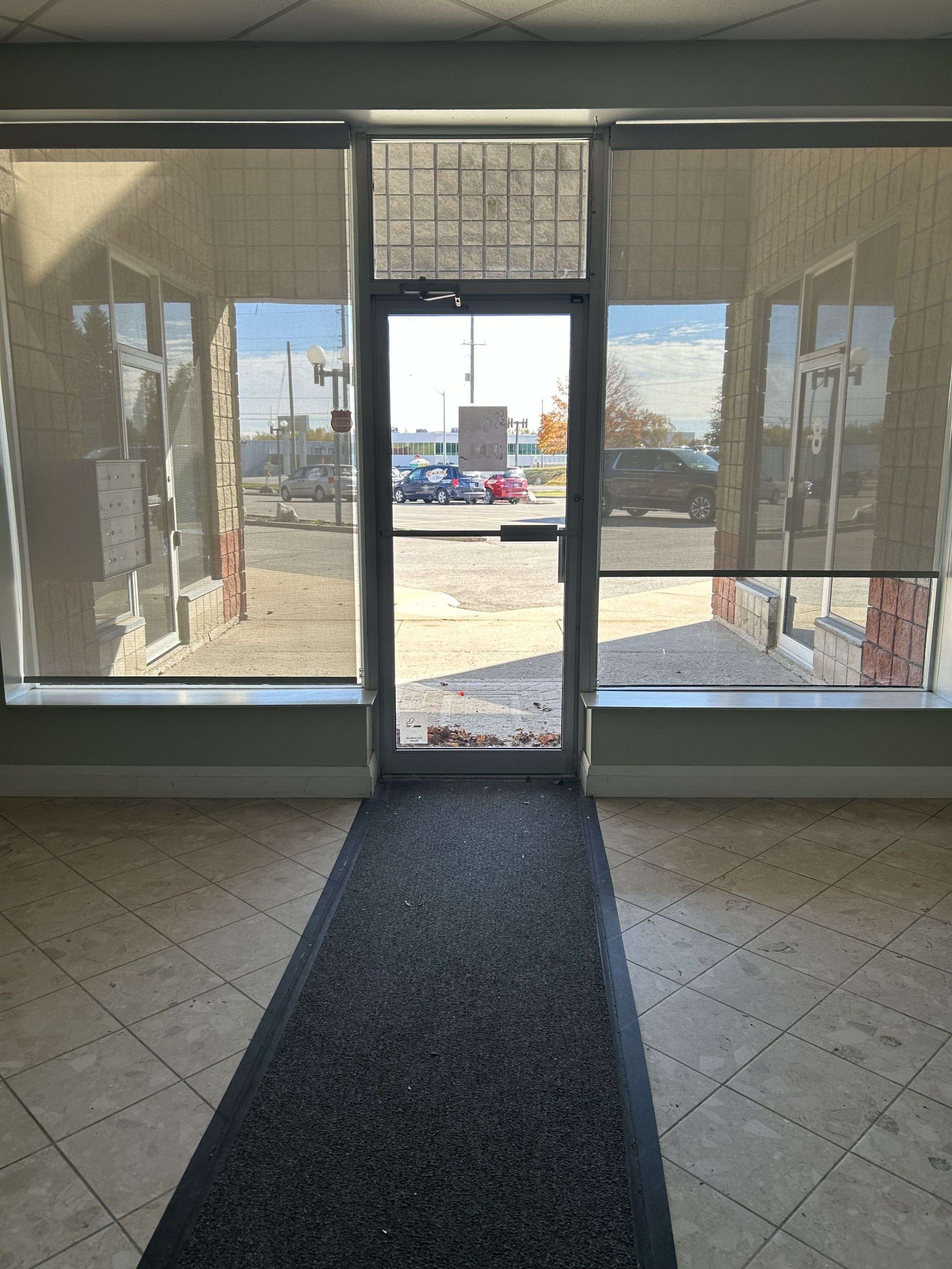 Barrie, ON L4N 4Y8,250 BAYVIEW DR #7