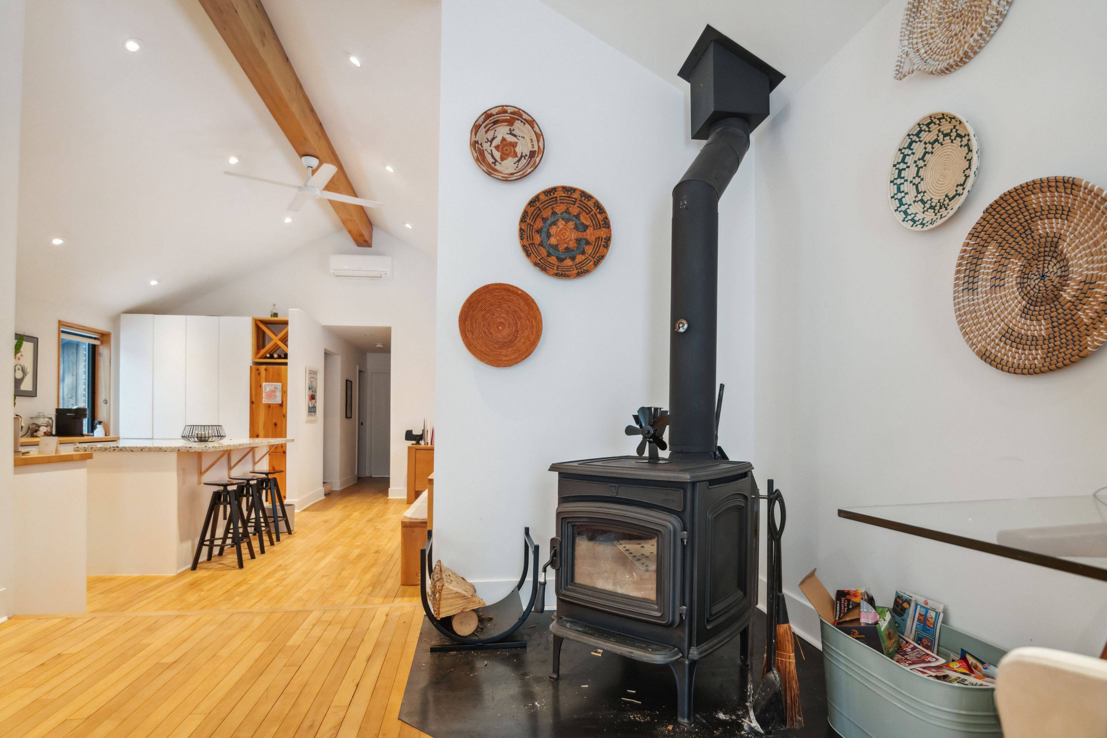 Collingwood, ON L9Y 2T5,205 Beech ST