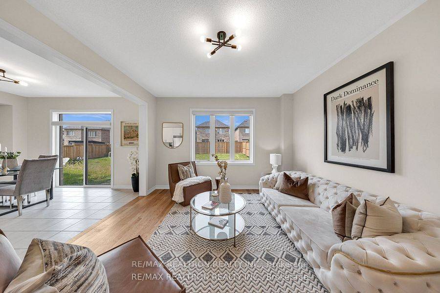 Cavan Monaghan, ON L0A 1G0,62 Northhill AVE