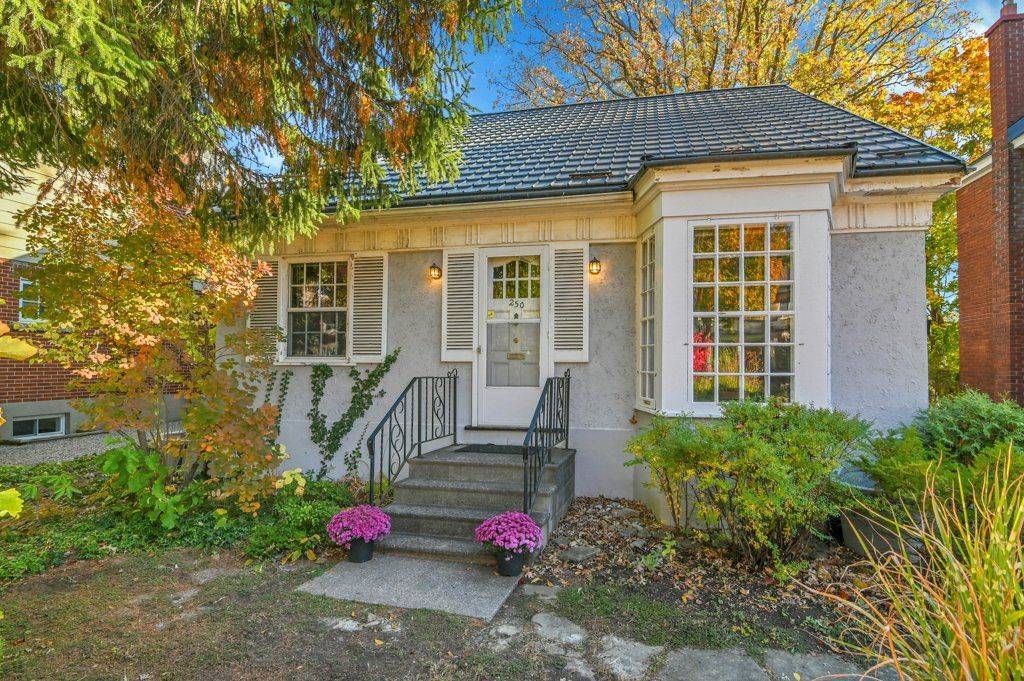 Glebe - Ottawa East And Area, ON K1S 2M1,250 Fourth AVE