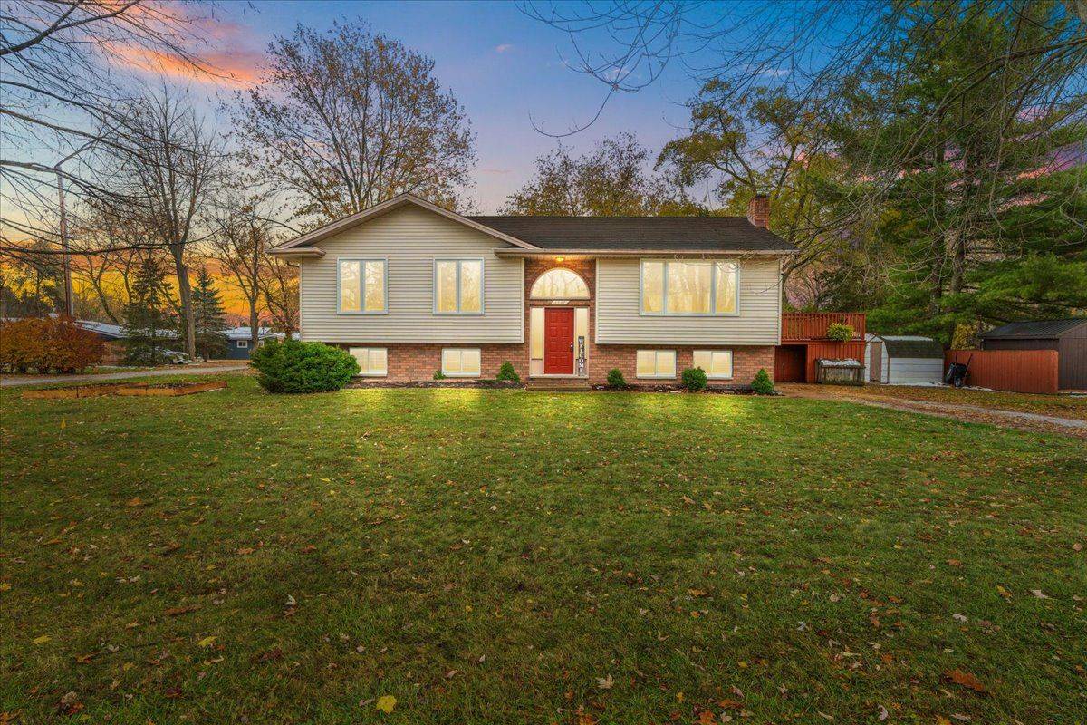 Plympton-wyoming, ON N0N 1J6,4547 William ST