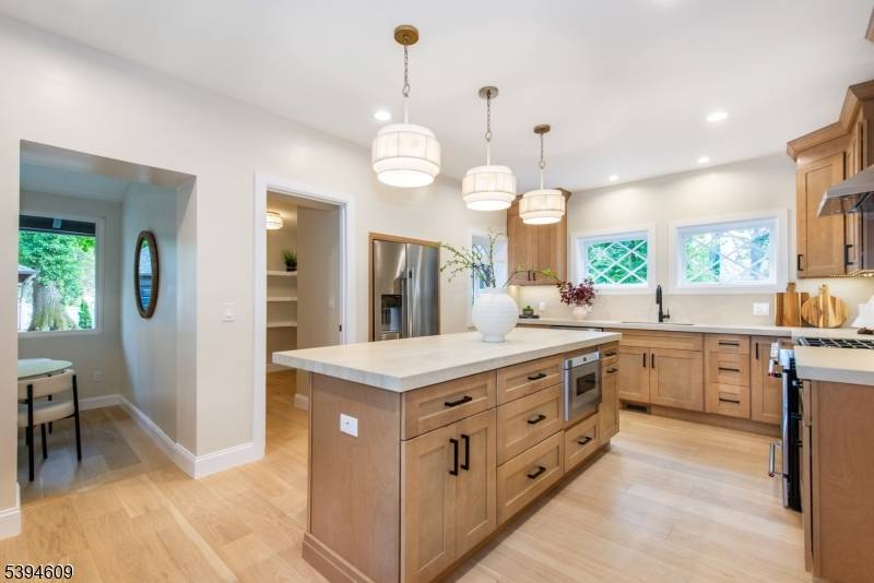 Glen Ridge Boro Twp., NJ 07028,1 Hamilton Rd