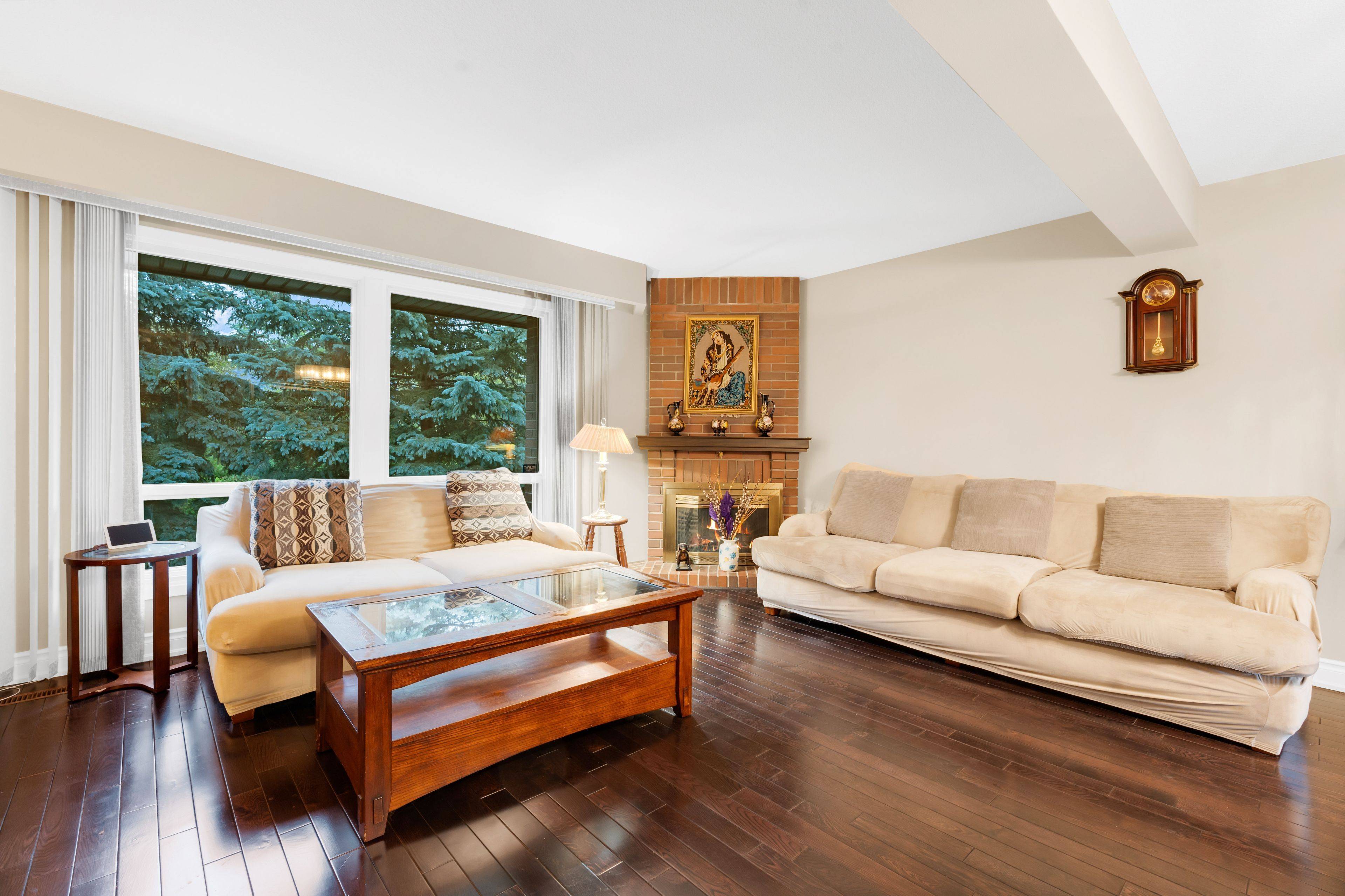 Toronto C14, ON M2N 5Z1,105 Gypsy Roseway N/A