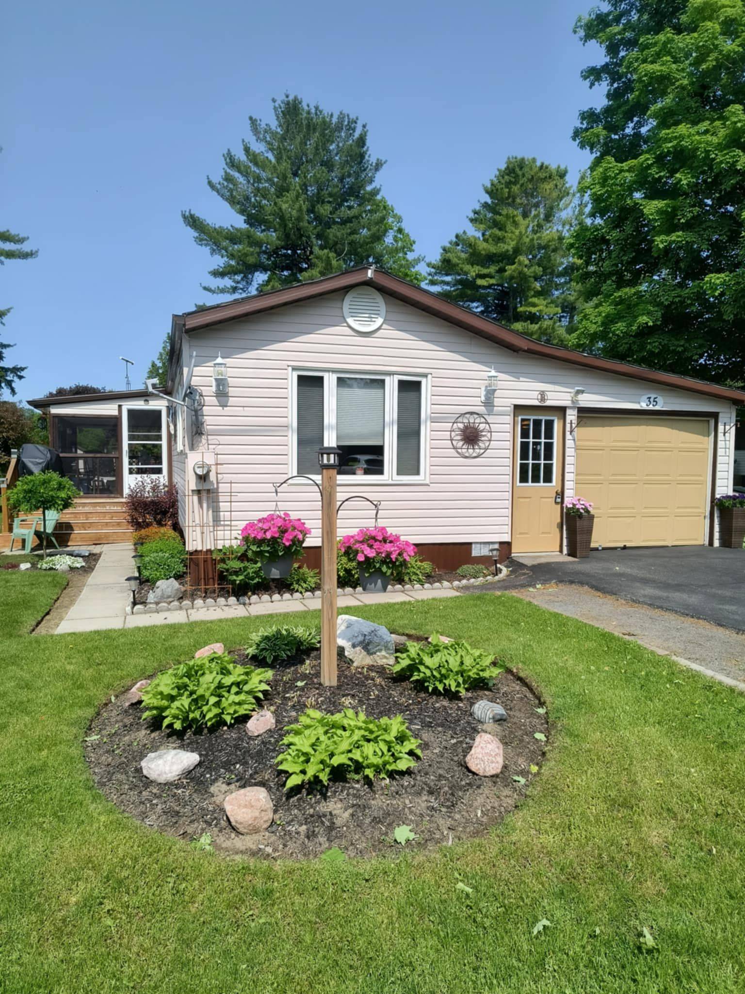 Mcnab/braeside, ON K0A 3L0,35 Evergreen LN