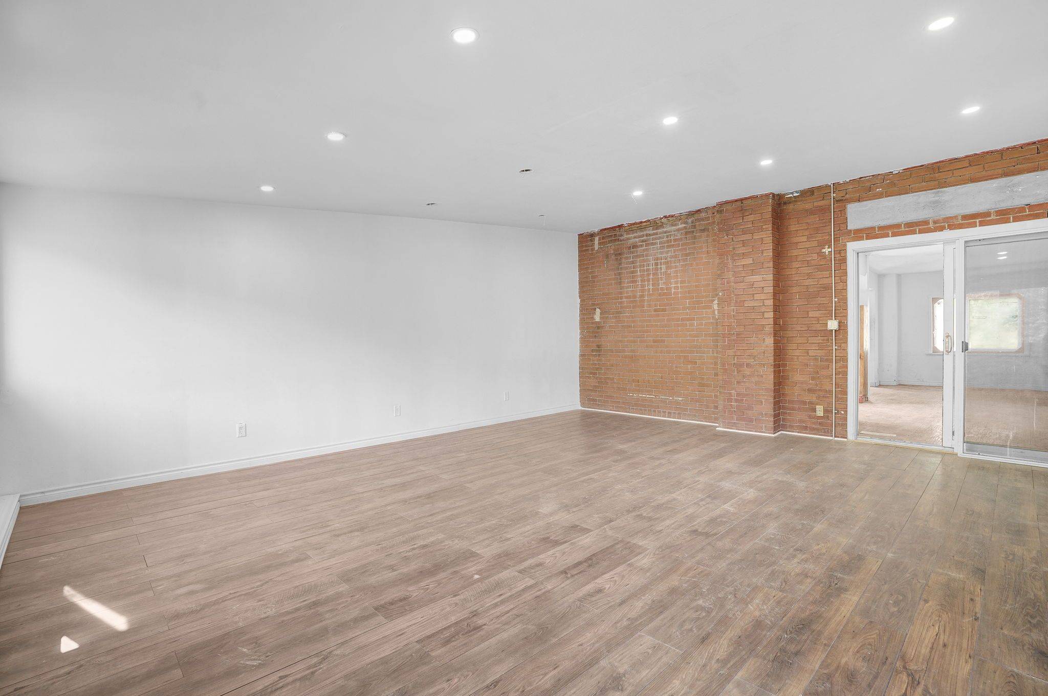 Kitchener, ON N2G 3M4,135 Madison AVE S