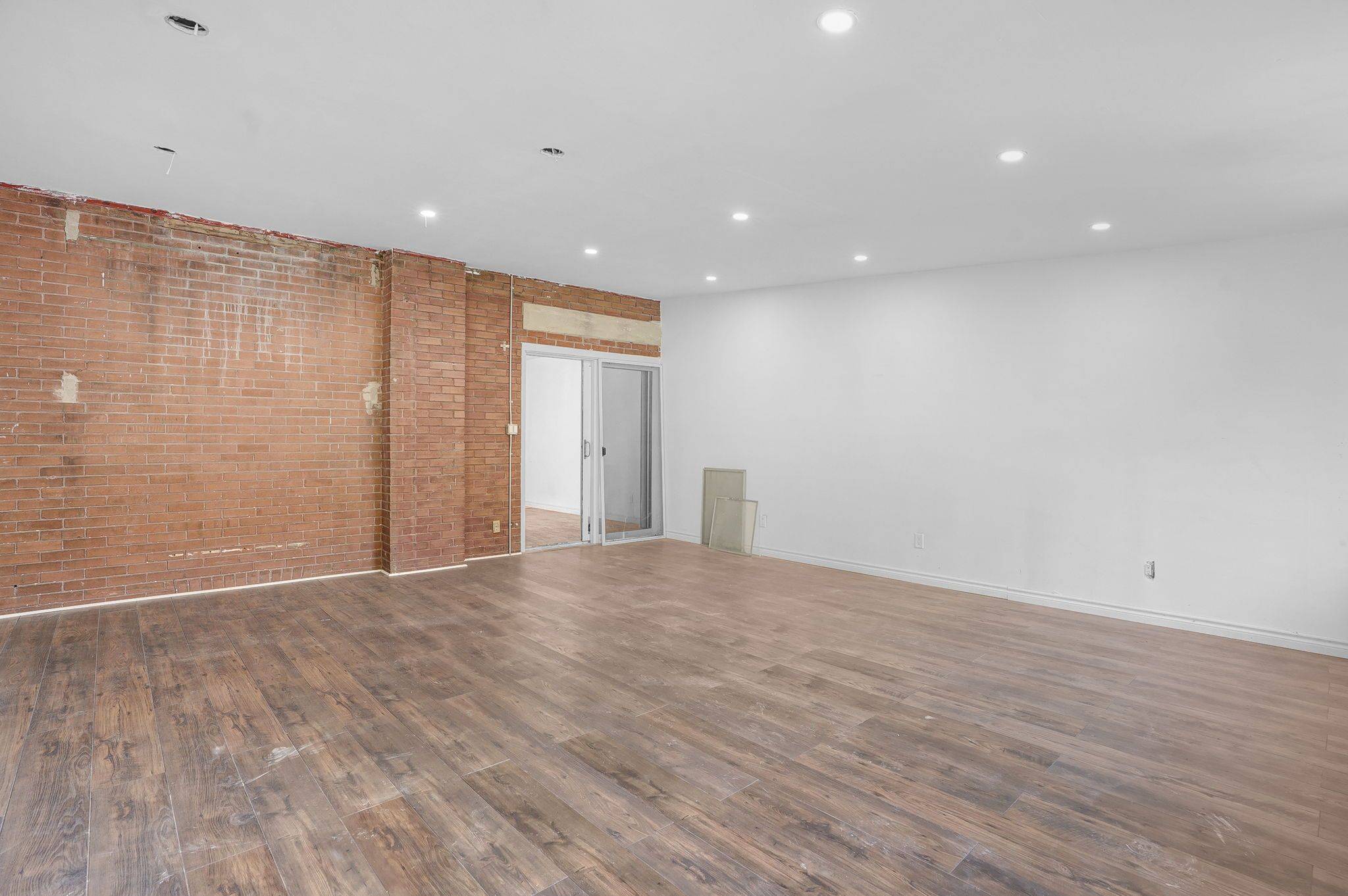 Kitchener, ON N2G 3M4,135 Madison AVE S