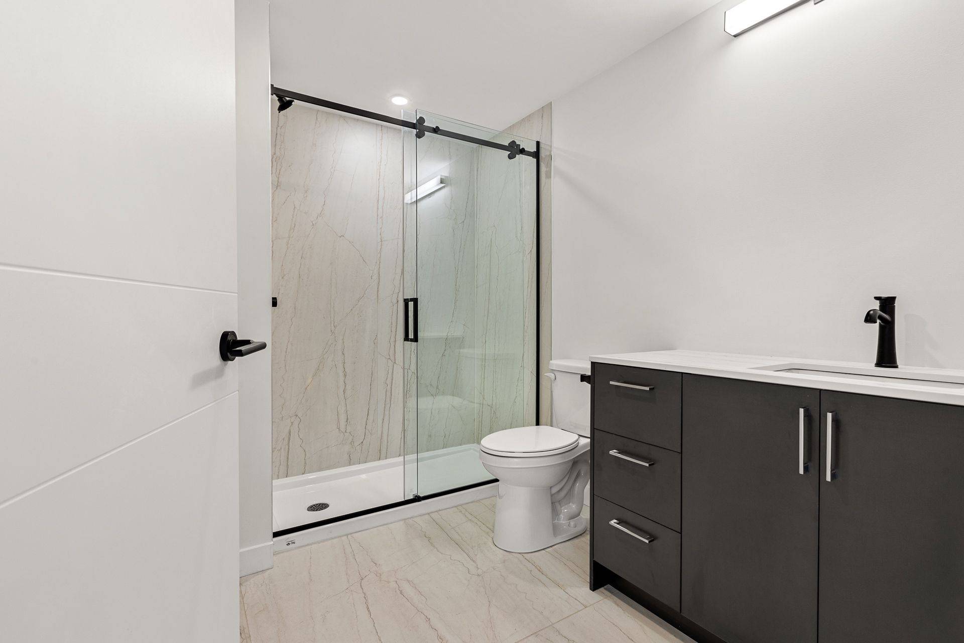 West Centre Town, ON K1Y 2W2,177 Armstrong ST #404