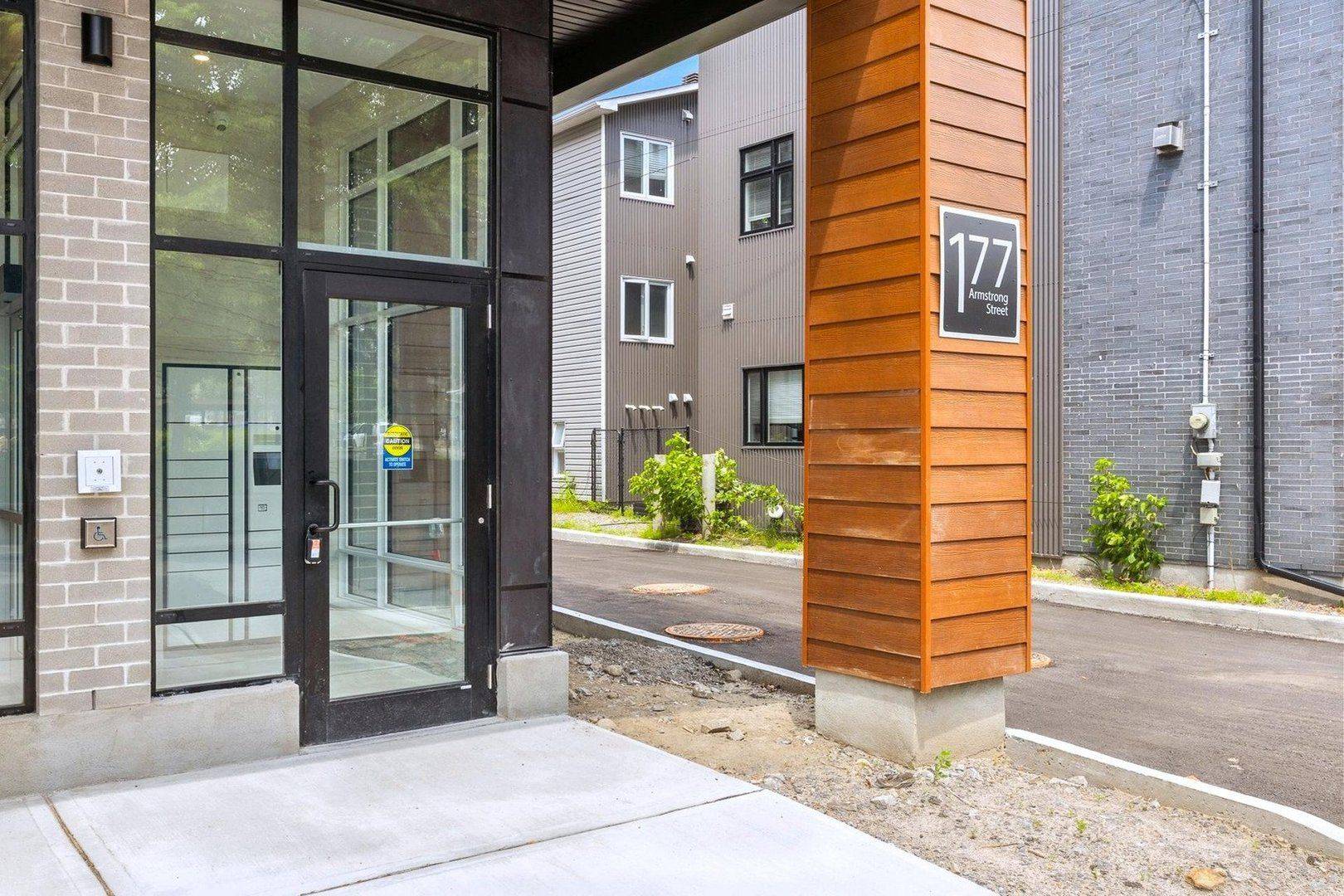 West Centre Town, ON K1Y 2W2,177 Armstrong ST #404