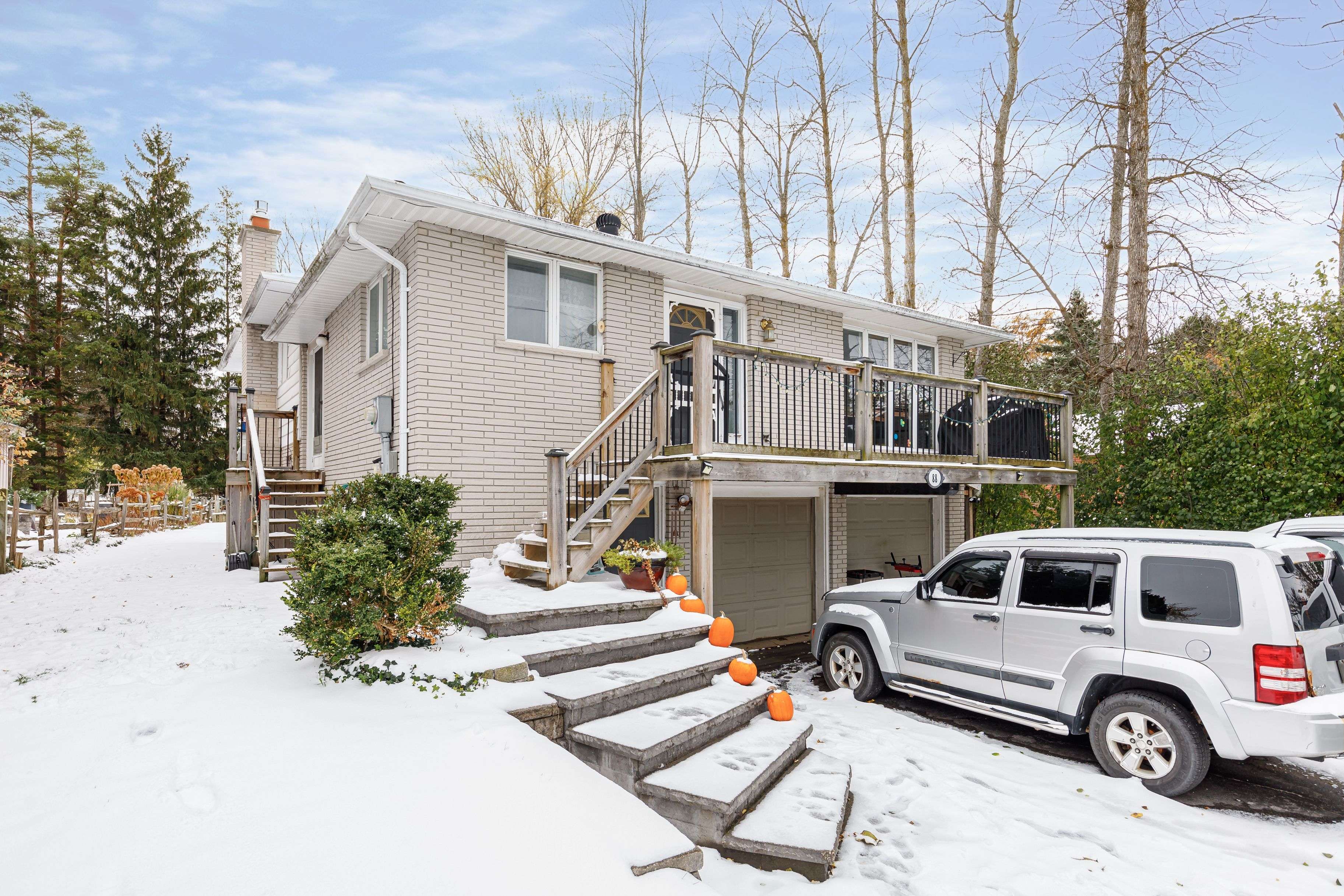 Collingwood, ON L9Y 2K8,88 Campbell ST