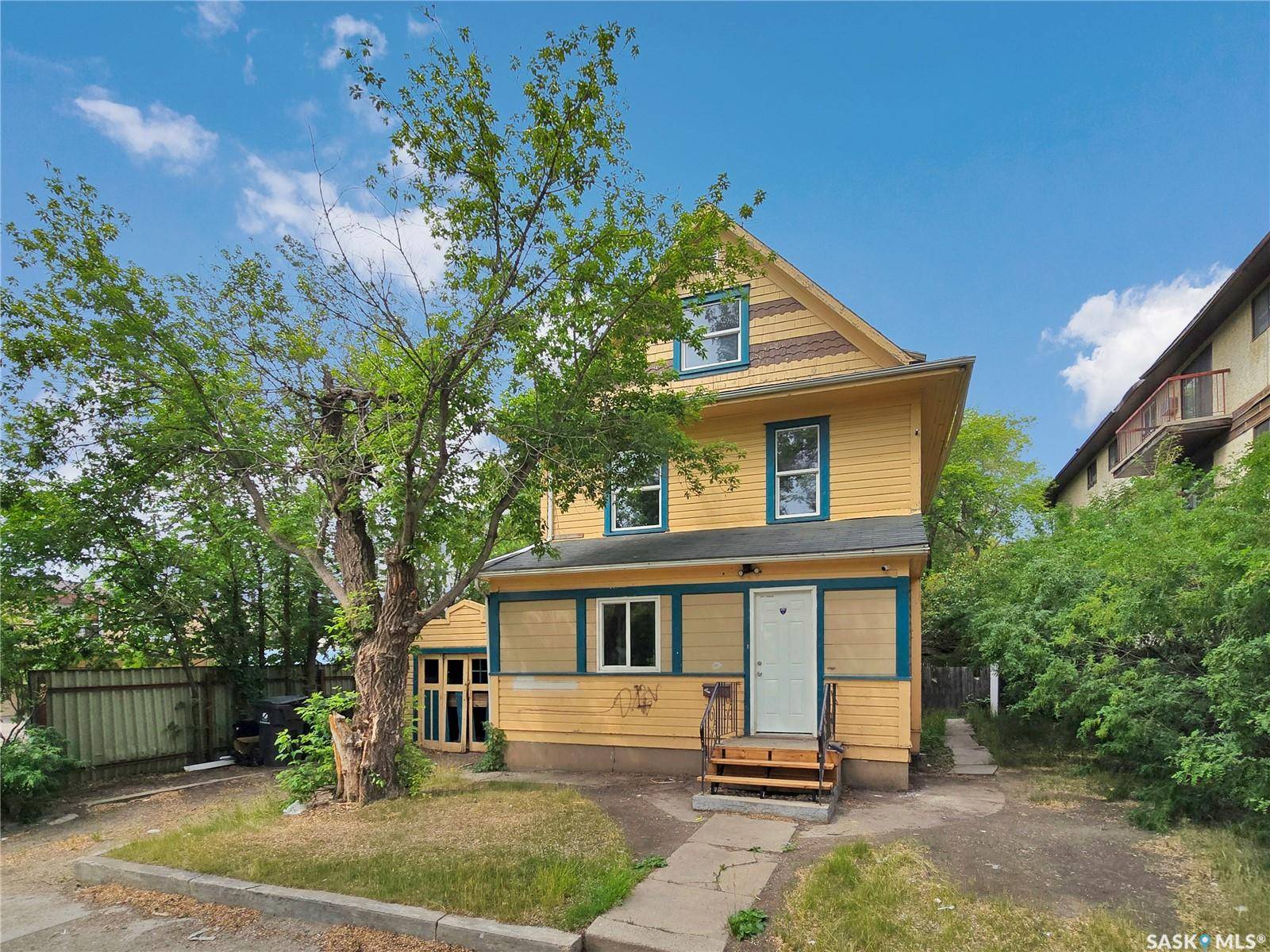 Saskatoon, SK S7M 2N1,221 N AVENUE S