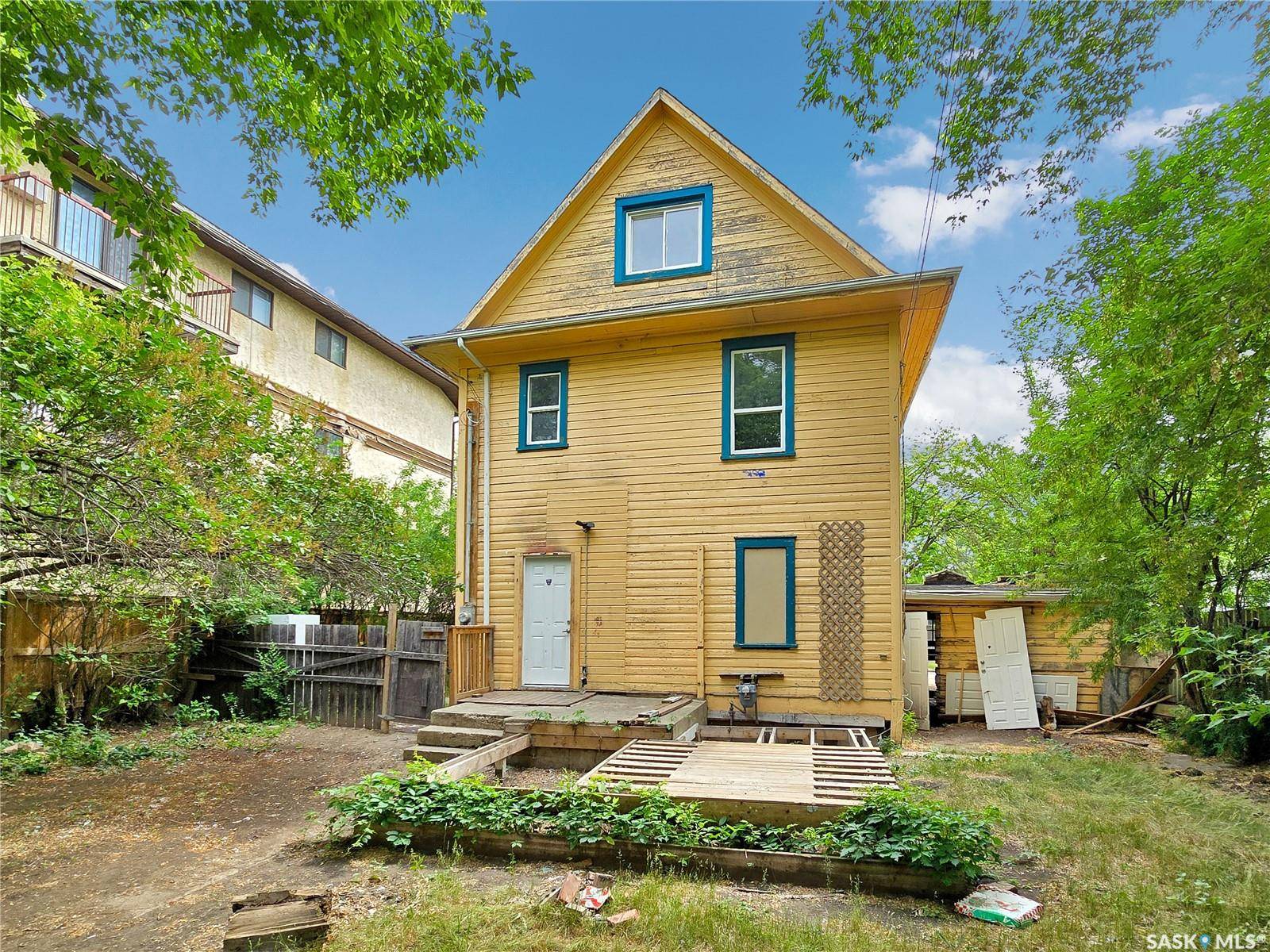 Saskatoon, SK S7M 2N1,221 N AVENUE S