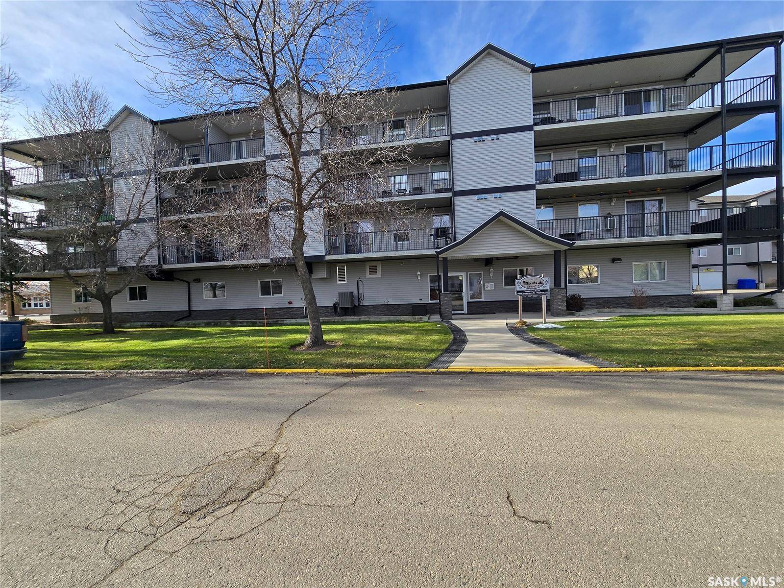 Weyburn, SK S4H 1V5,505 Bannerman STREET #407