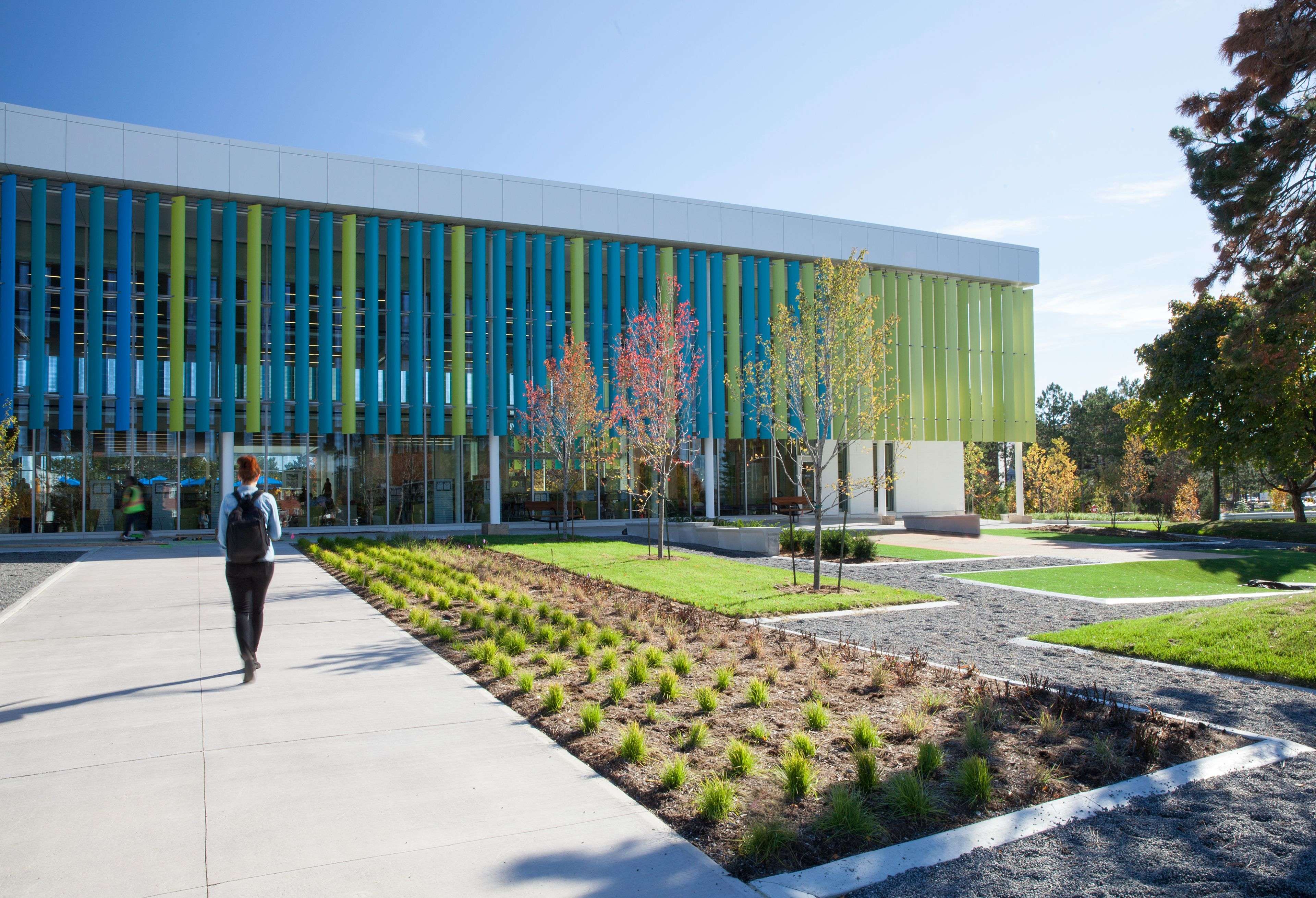 Mississauga, ON L5N 2H7,2701 Aquitaine AVE #6