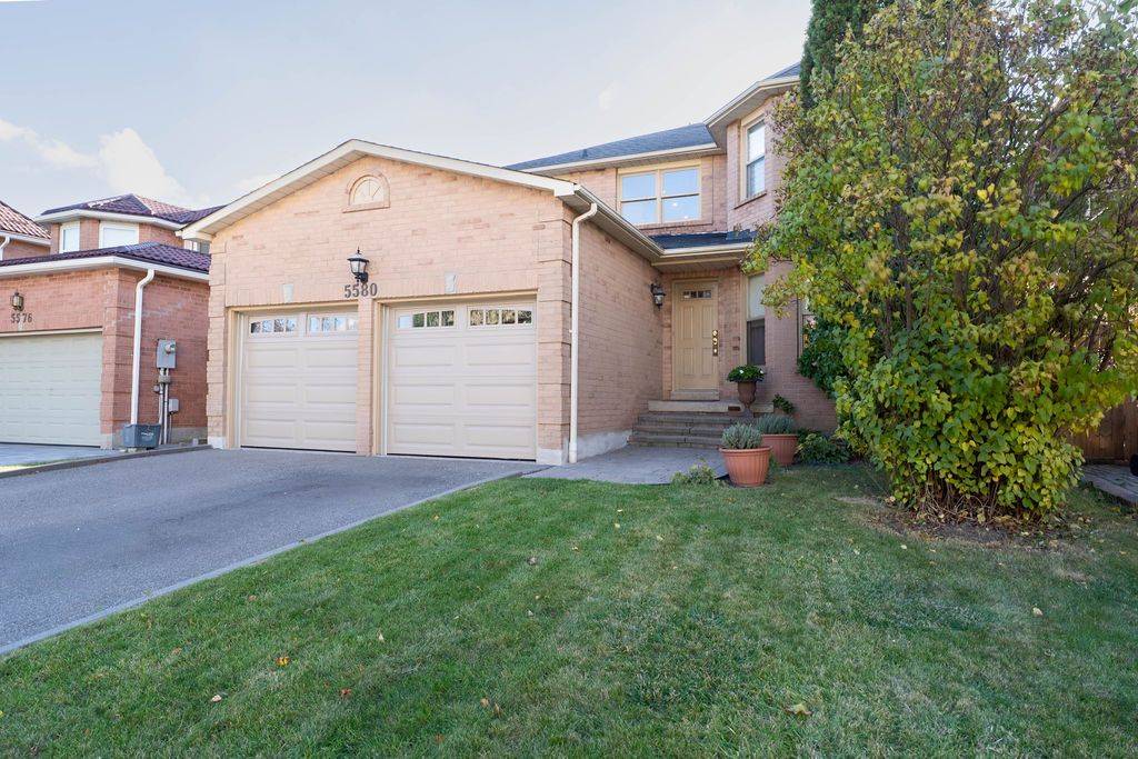 Mississauga, ON L5M 3X9,5580 Millbrook LN