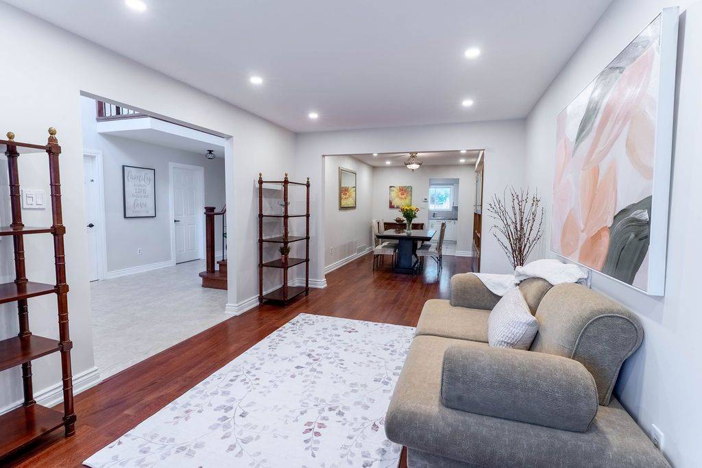 Mississauga, ON L5M 3X9,5580 Millbrook LN