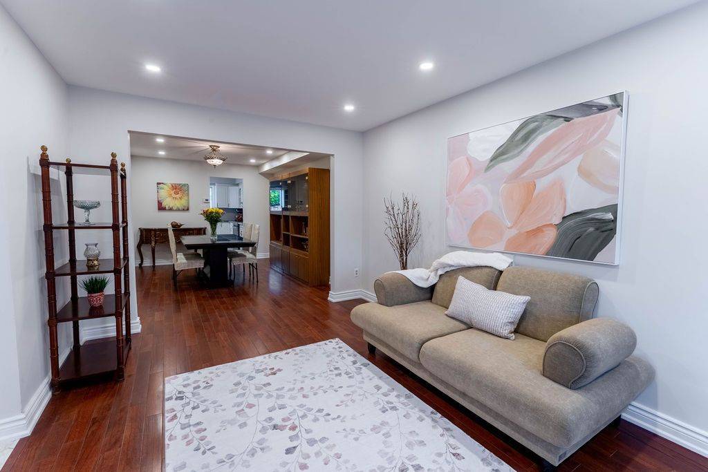 Mississauga, ON L5M 3X9,5580 Millbrook LN