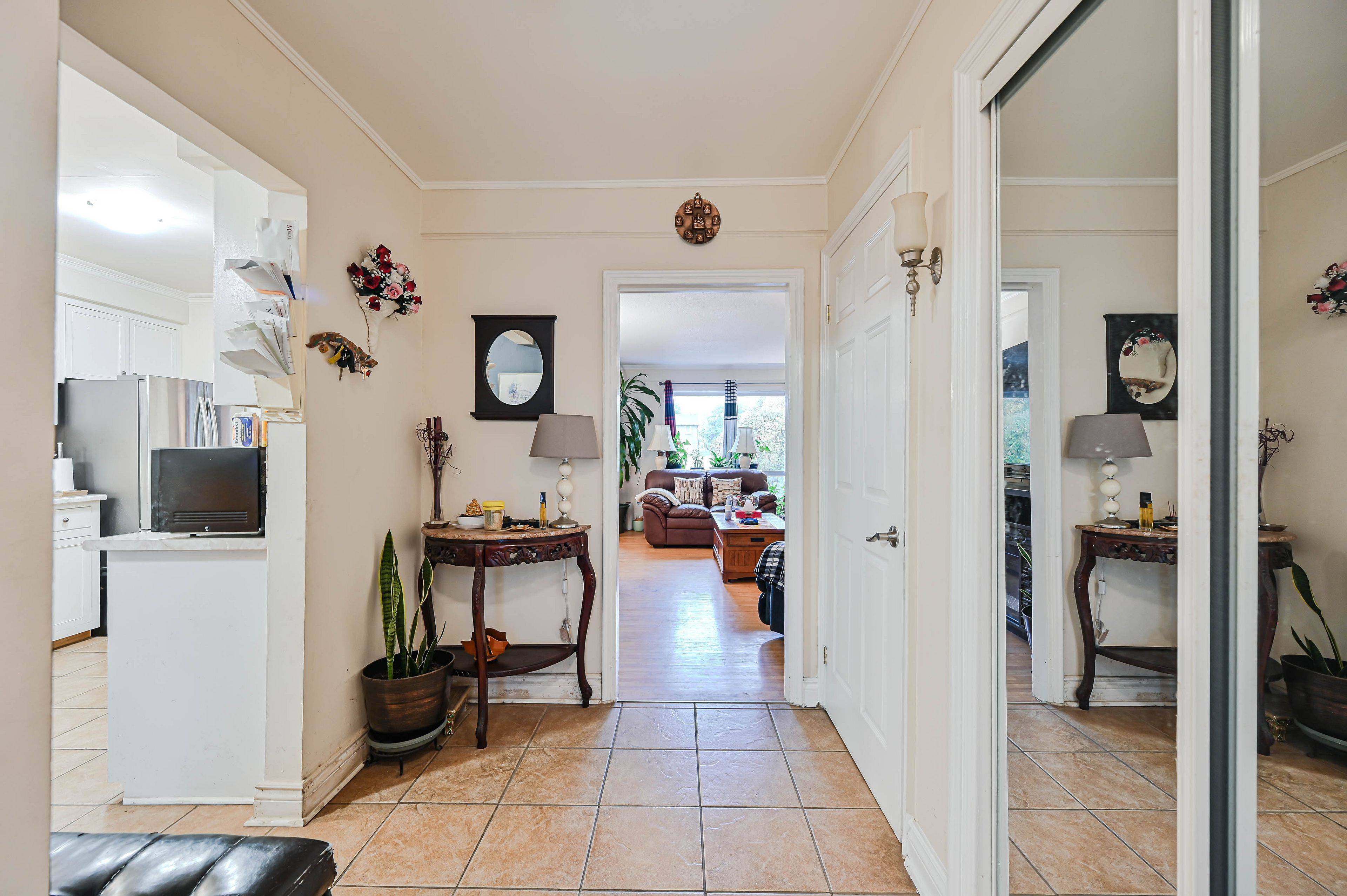 Brampton, ON L6T 1V1,66 Balmoral DR NE