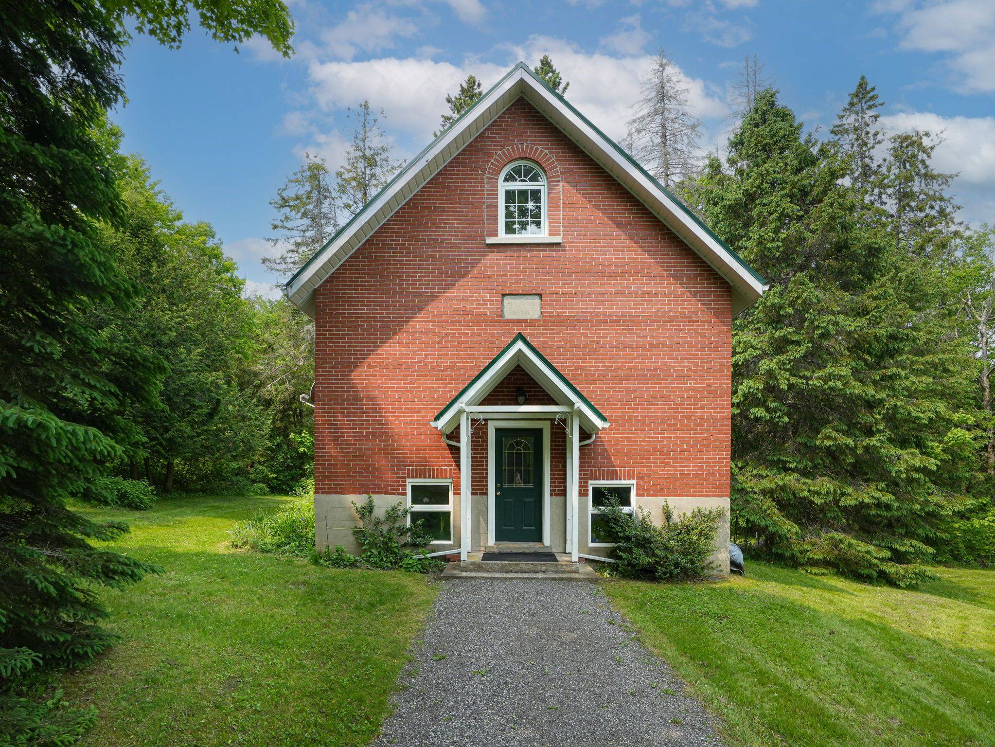 Mulmur, ON L9V 0T6,627379 15 Side Road