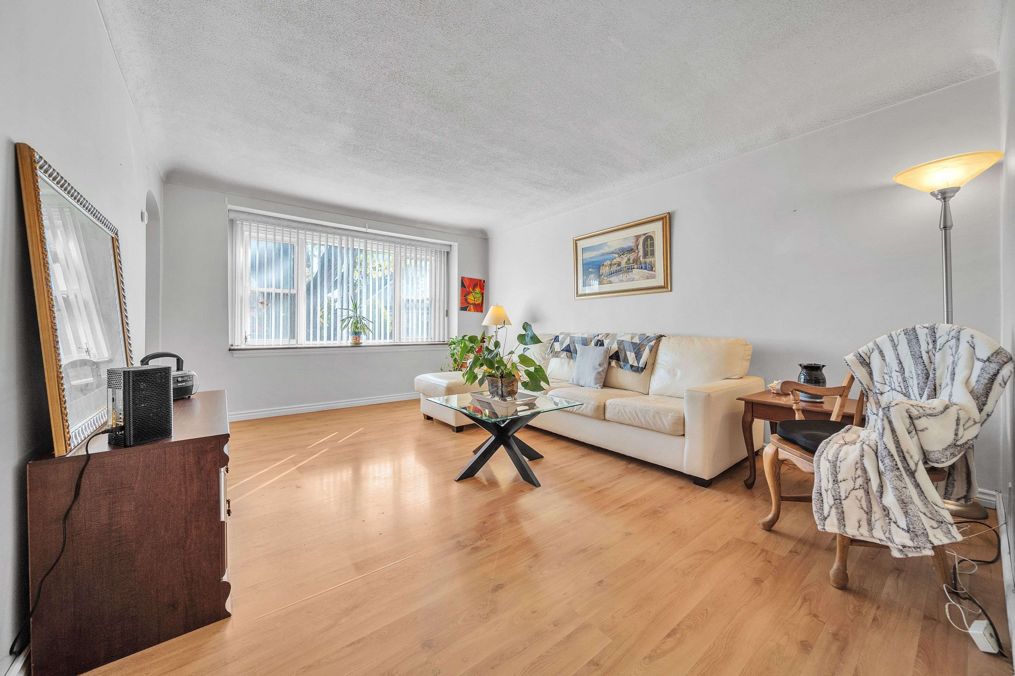 Hamilton, ON L9A 4M7,294 East 17th ST