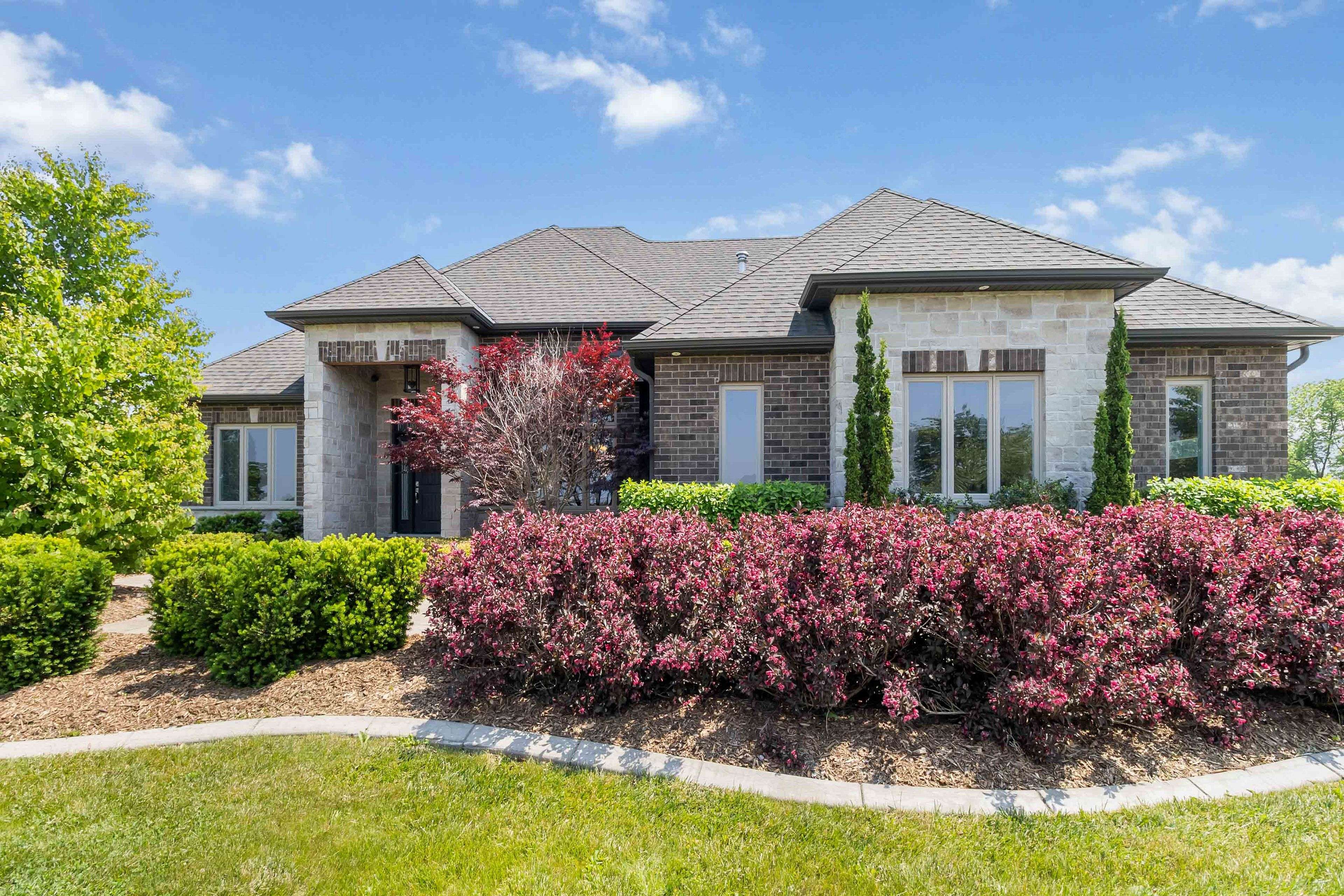 Brantford, ON N3T 5L4,407 MCBAY RD