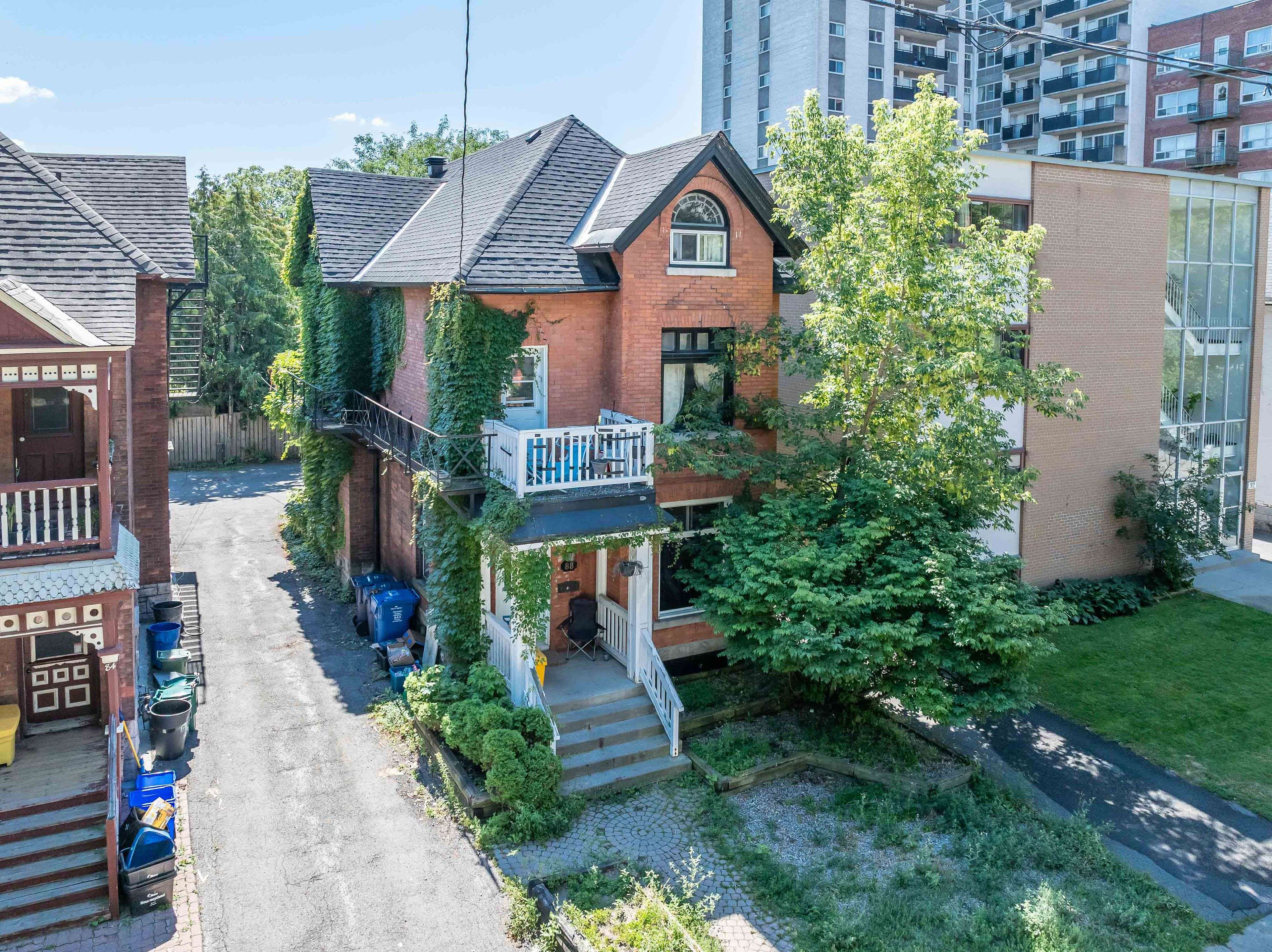 Ottawa Centre, ON K2P 0K6,88 Maclaren ST