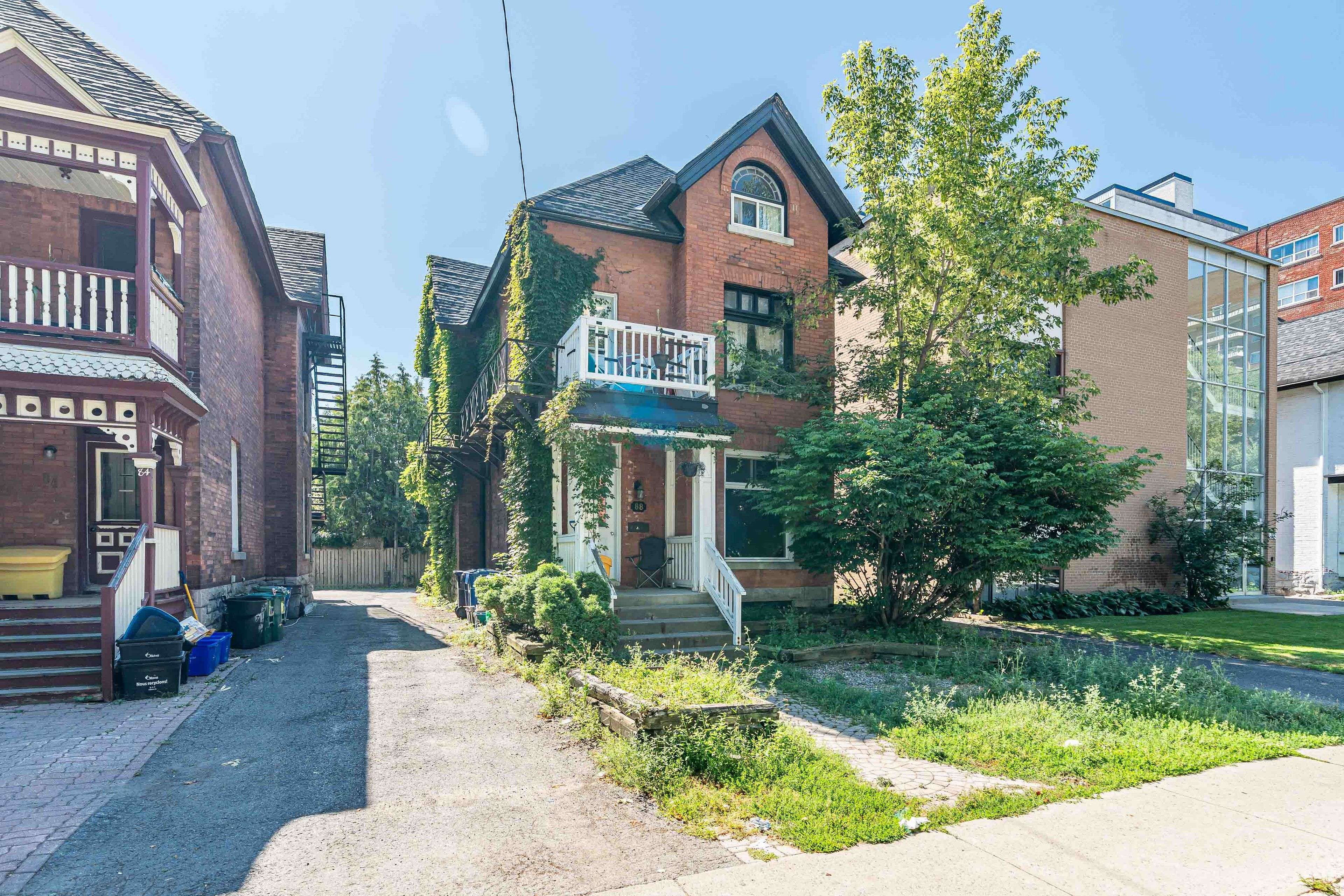 Ottawa Centre, ON K2P 0K6,88 Maclaren ST