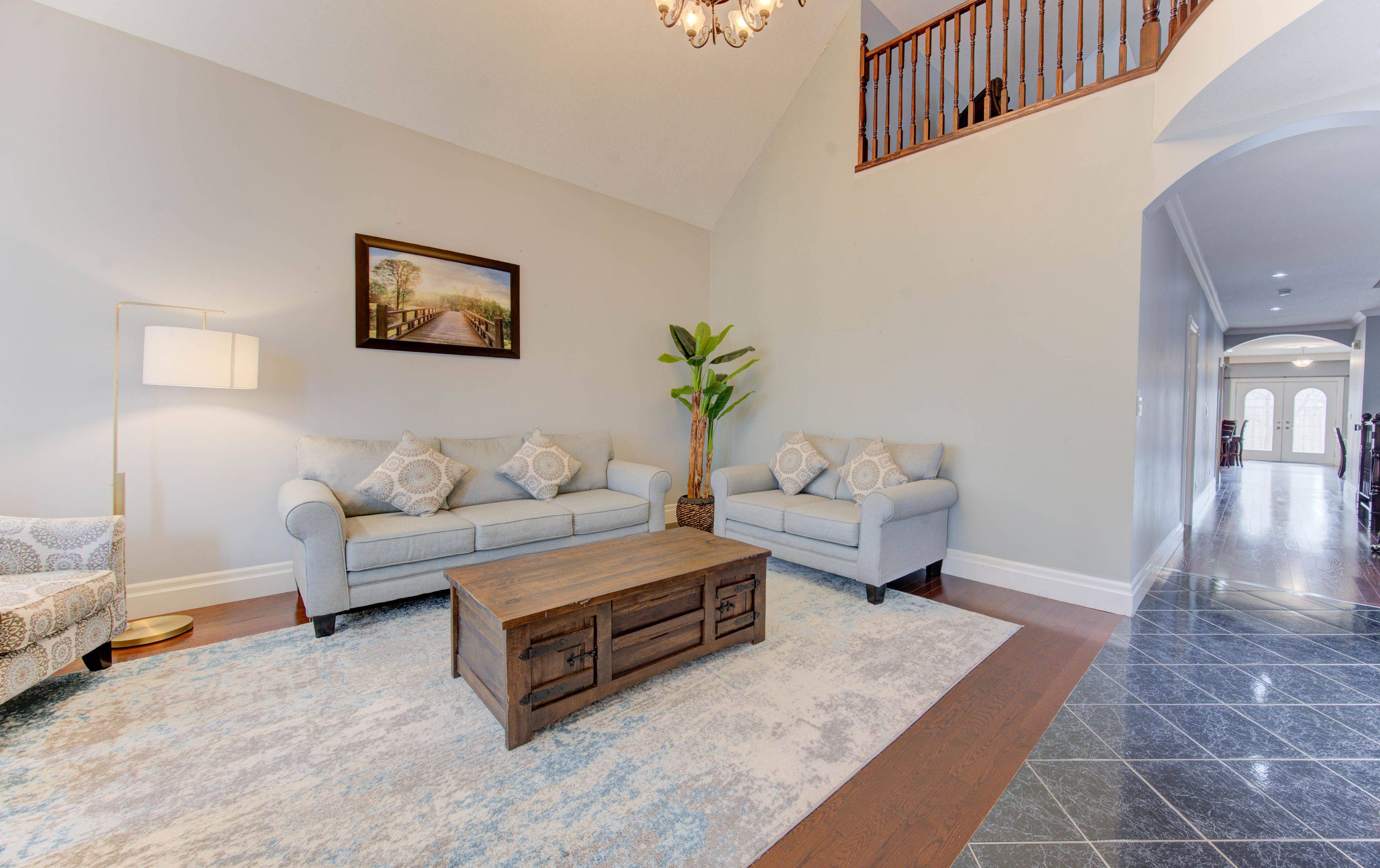 Kitchener, ON N2E 4A9,7 Mariposa CT