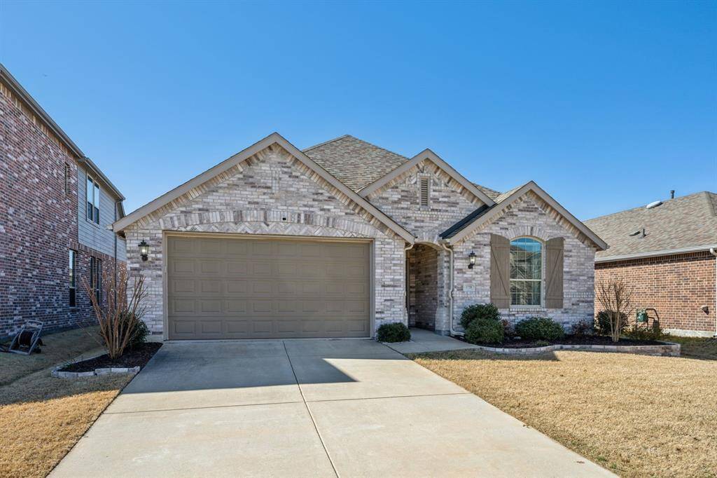 1720 Steppe Trail Drive, Aubrey, TX 76227