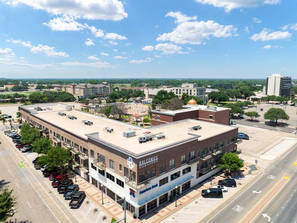 Waco, TX 76701,330 Austin Avenue #321