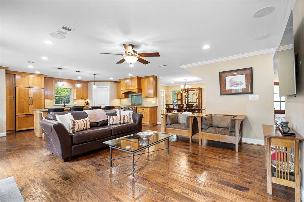 Dallas, TX 75238,8928 Aldwick Circle