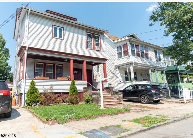 Irvington Twp., NJ 07111,25 Hazel Pl