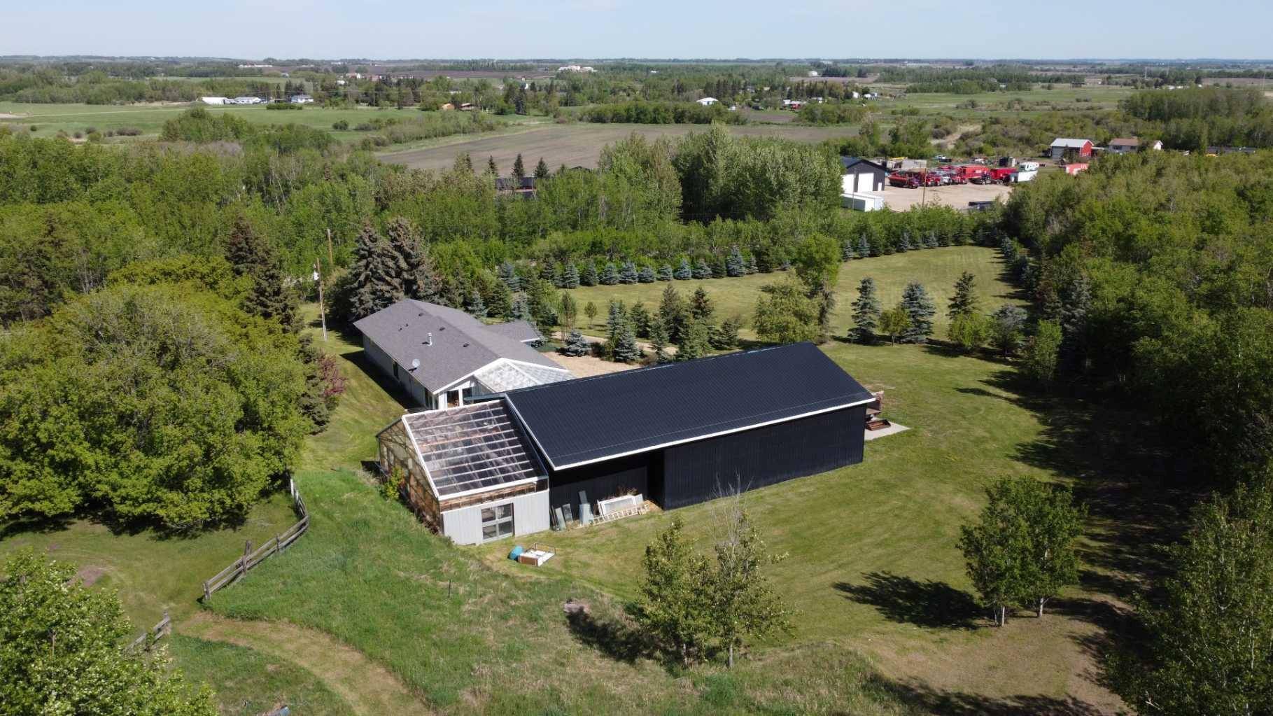 Rural Ponoka County, AB T4J 1R1,252073 Township Road 431A