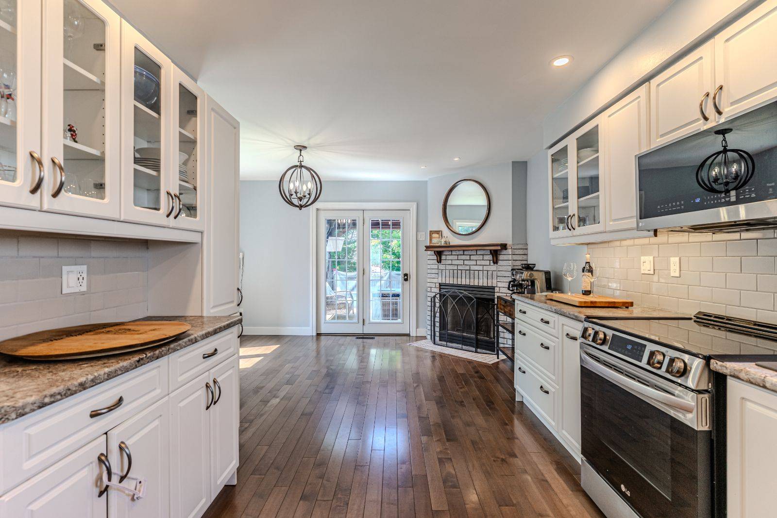 Barrie, ON L4N 7N7,20 Pae DR