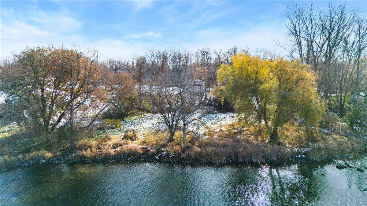 Tyendinaga, ON K0K 3A0,82 Queen ST