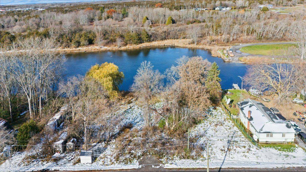 Tyendinaga, ON K0K 3A0,82 Queen ST