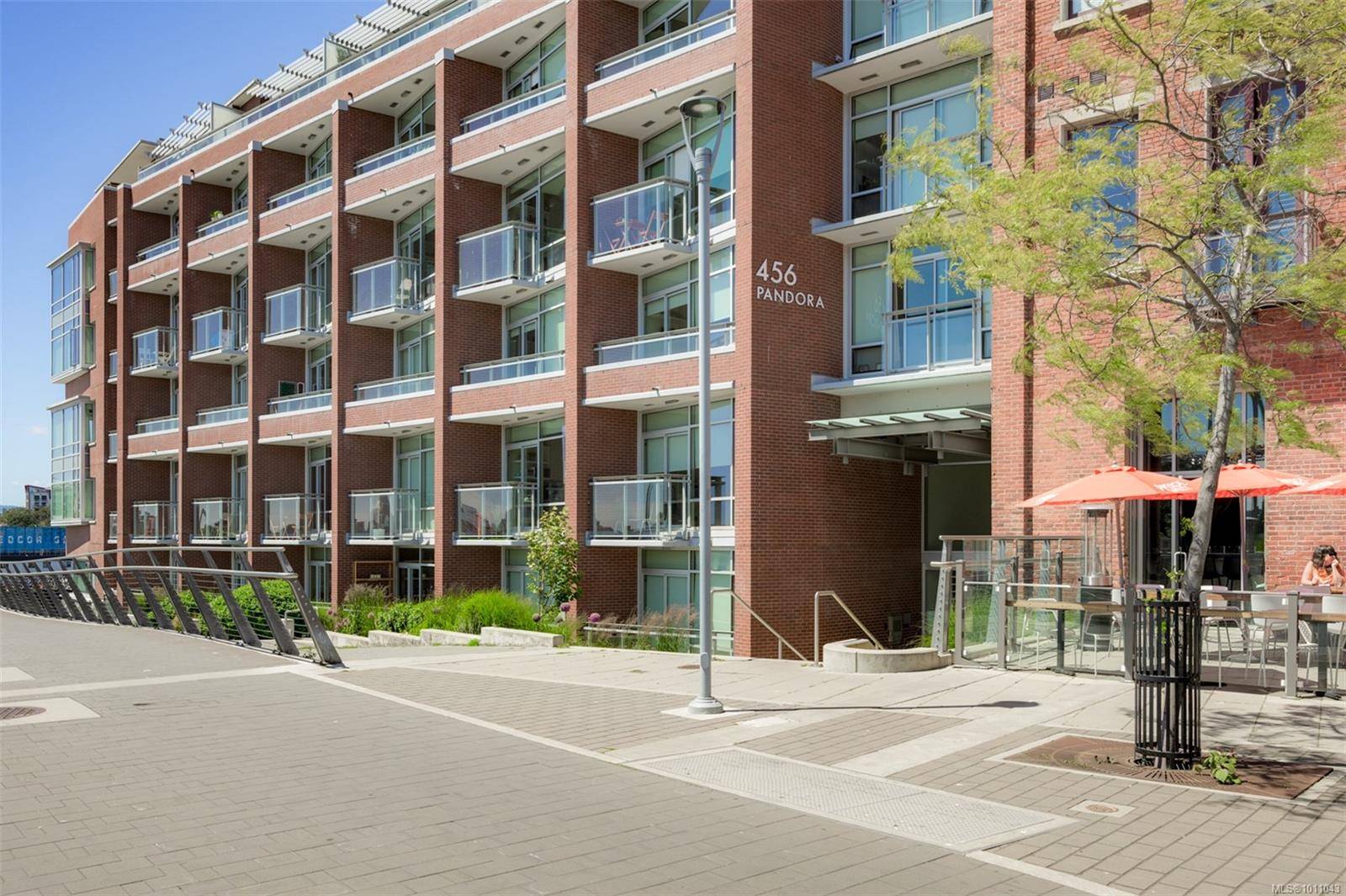 Victoria, BC V8W 0E3,456 Pandora Ave #403