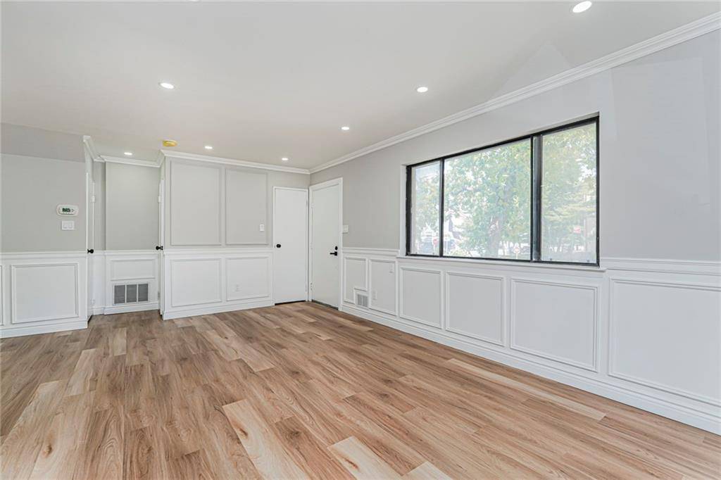 Staten Island, NY 10314,458 Windham LOOP #O