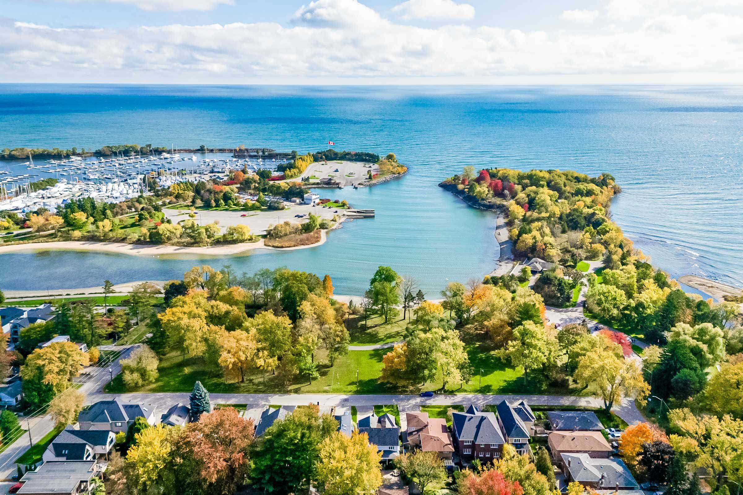 Mississauga, ON L5G 1N7,599 Lakeside AVE