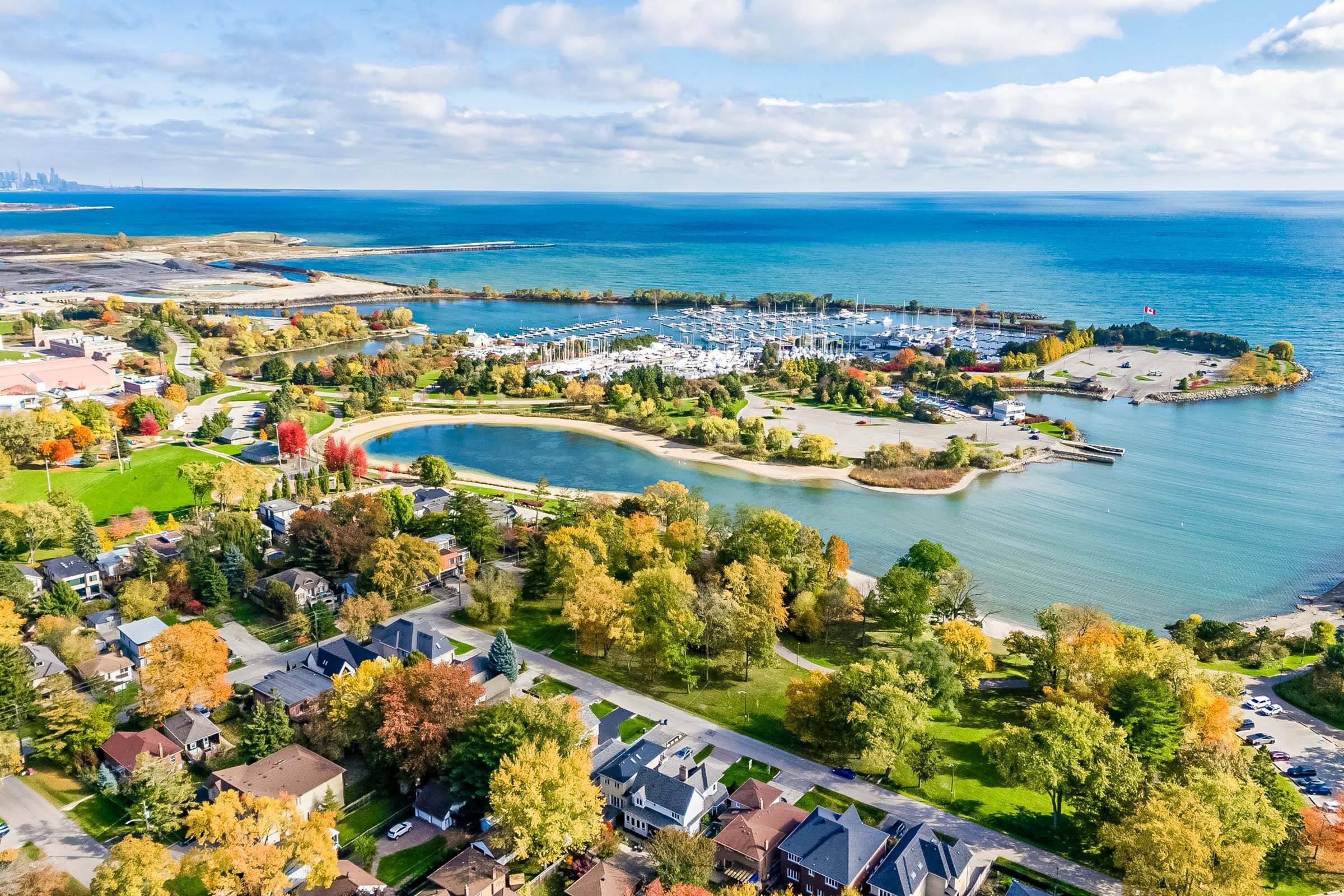 Mississauga, ON L5G 1N7,599 Lakeside AVE