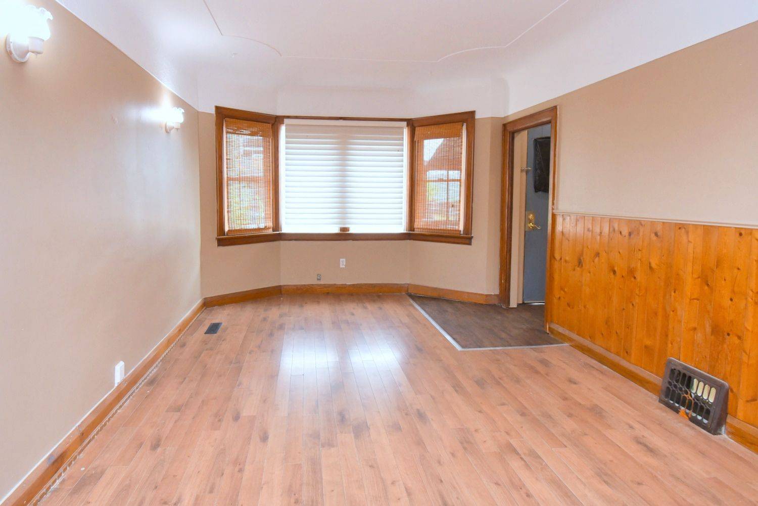 Hamilton, ON L8L 4C2,92 Gertrude ST