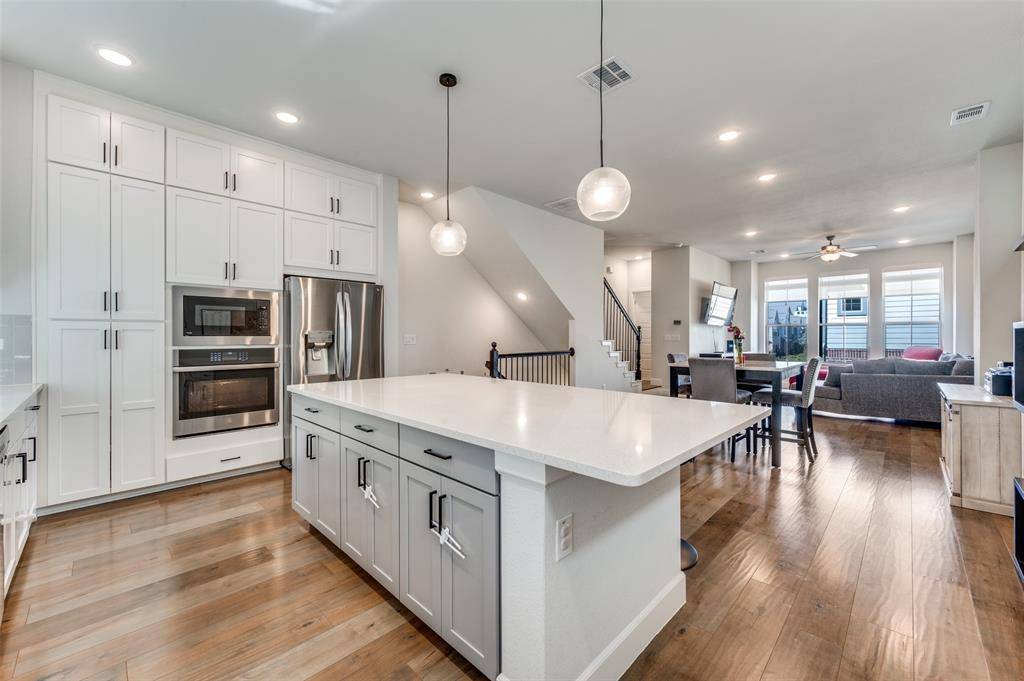 Dallas, TX 75212,2739 Flowering Peach Lane