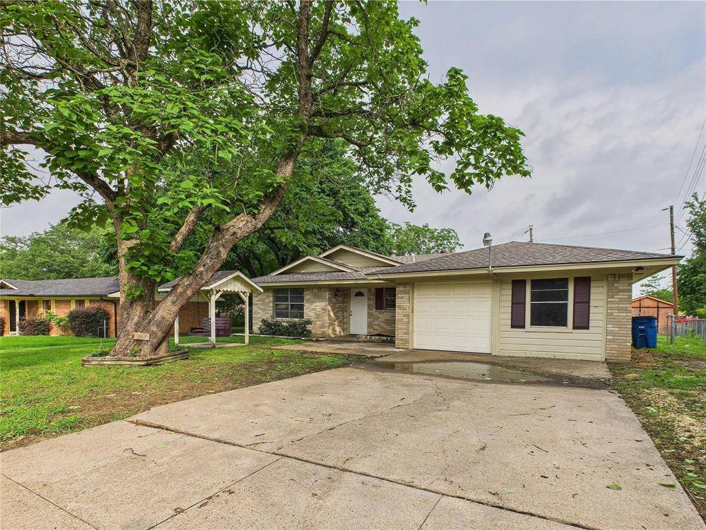 Ennis, TX 75119,802 Loy Lane