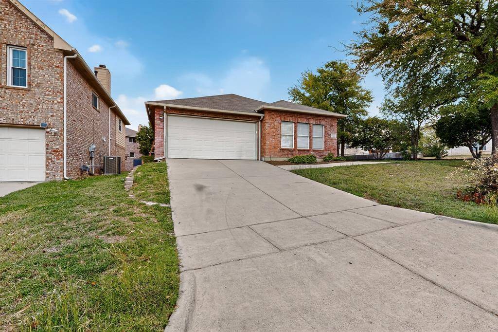 Fort Worth, TX 76112,6525 Willow Oak Court