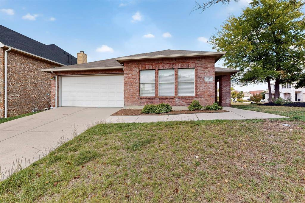 Fort Worth, TX 76112,6525 Willow Oak Court