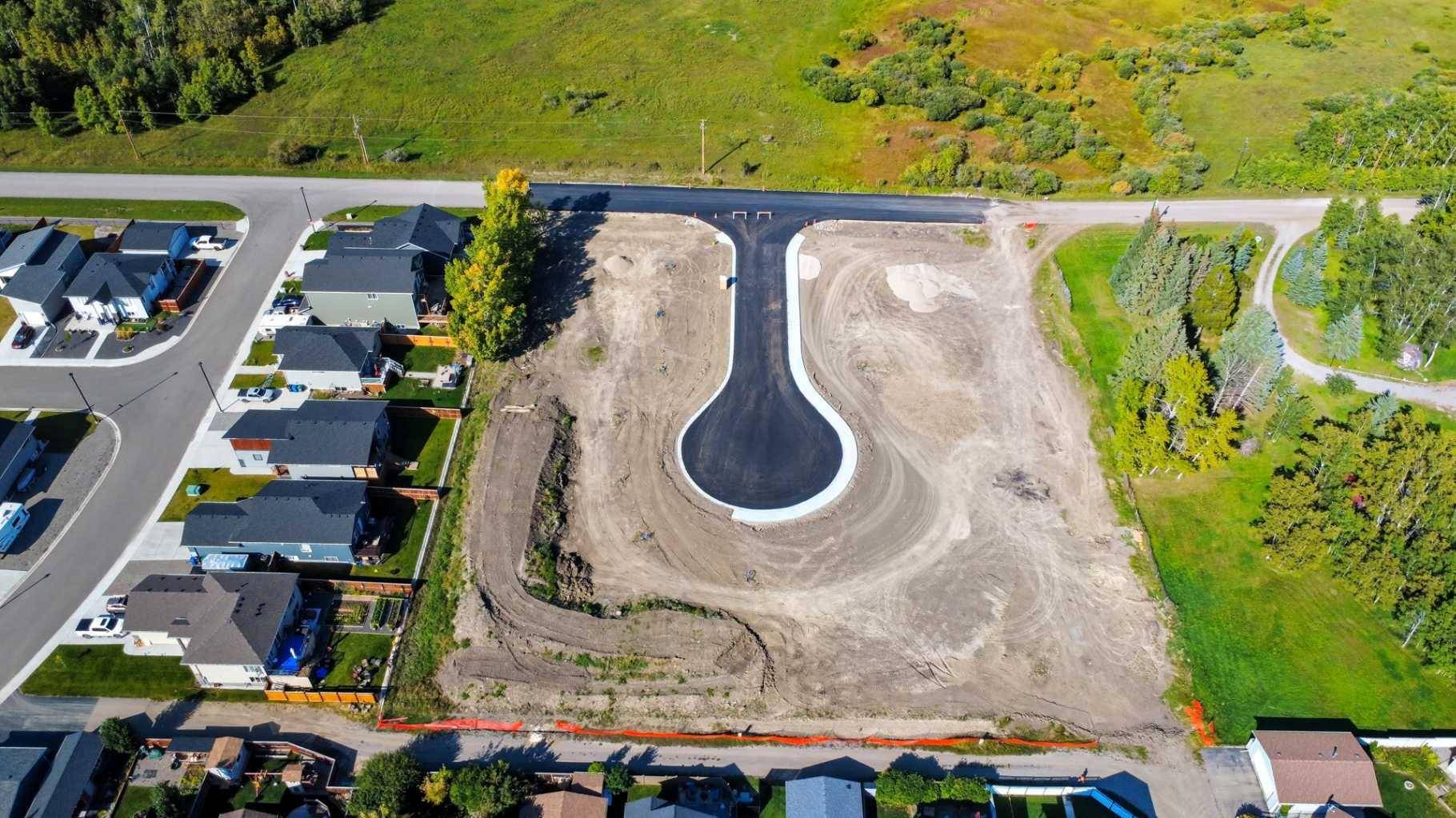 Diamond Valley, AB T0L 2A0,9 DunHam CT NW