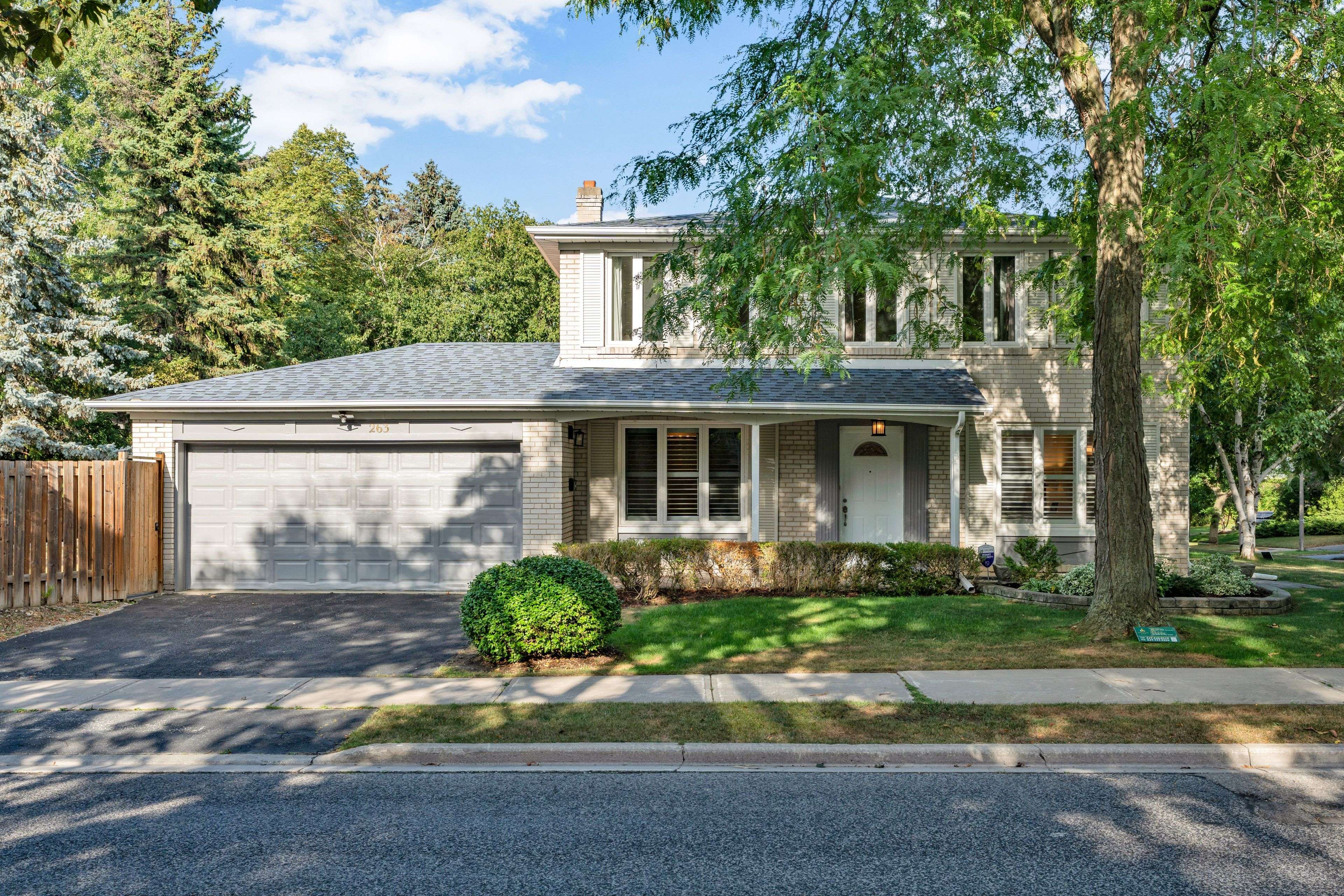 Toronto C12, ON M2P 1V4,263 Upper Highland CRES