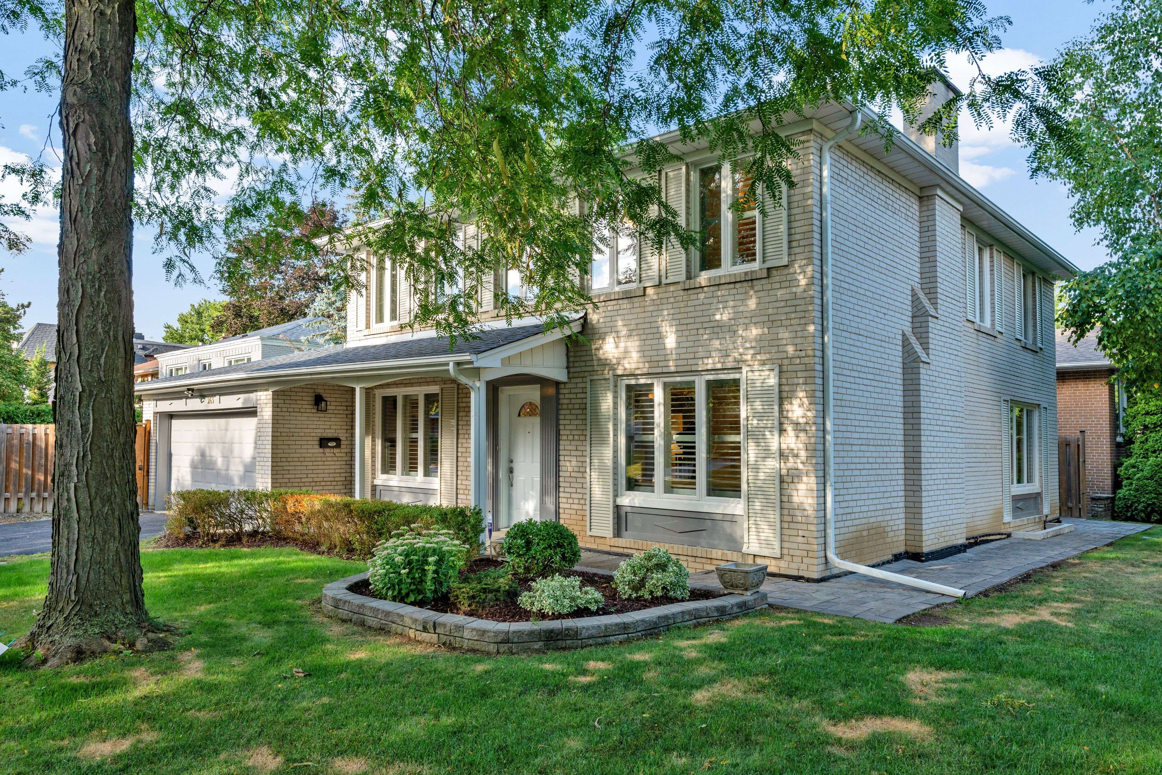 Toronto C12, ON M2P 1V4,263 Upper Highland CRES